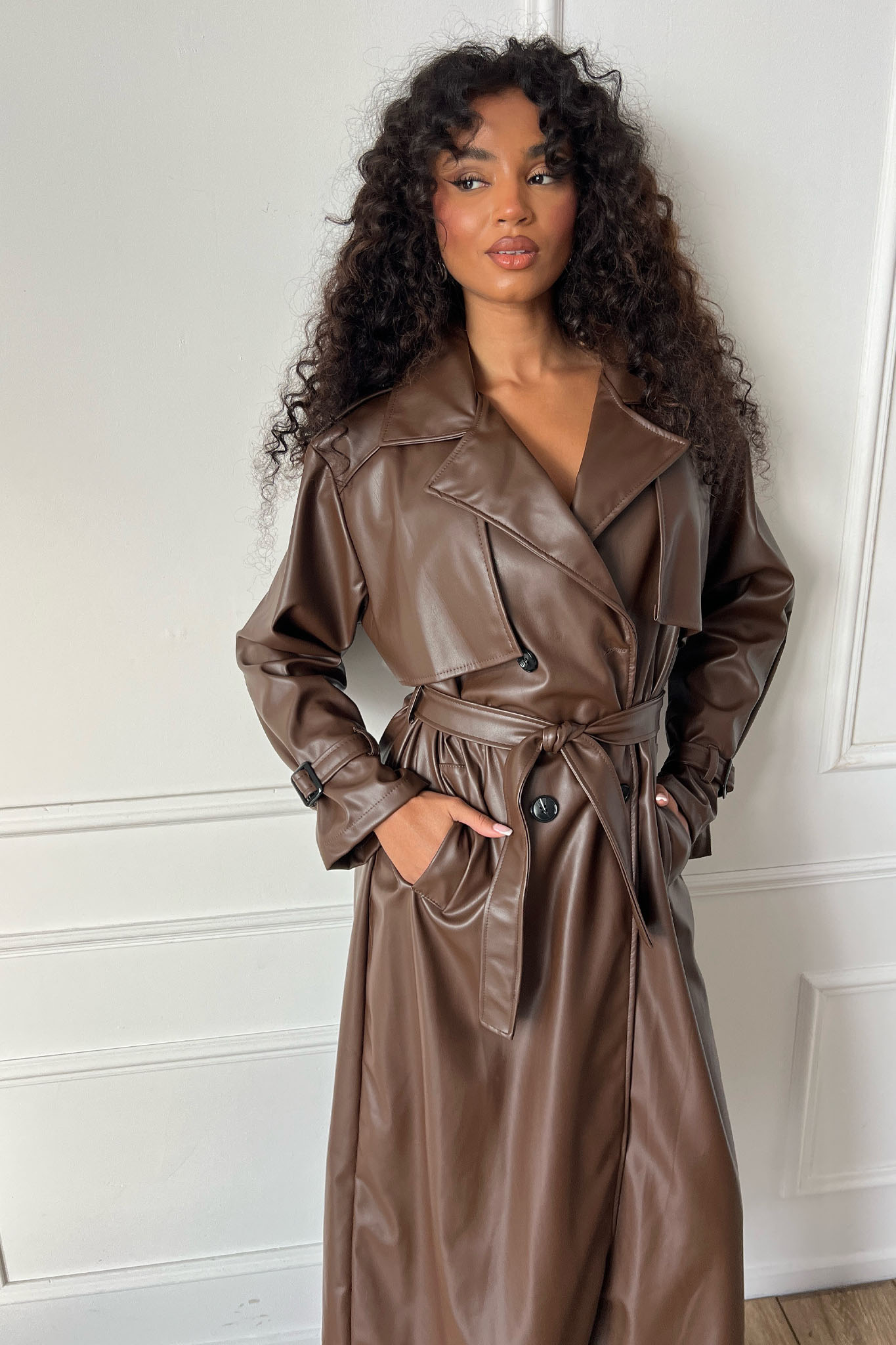 Tora μακριά καπαρντίνα απο οικολικό δέρμα με ζώνη καφέ Tora μακριά καπαρντίνα απο οικολικό δέρμα με ζώνη καφέ - Image 1