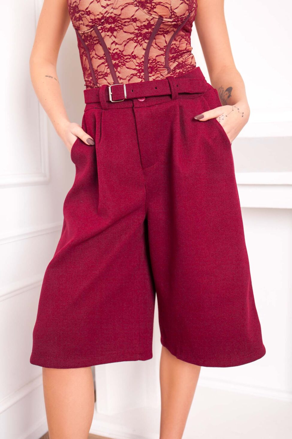 Wilson βερμούδα με ζώνη μπορντό - Image 2