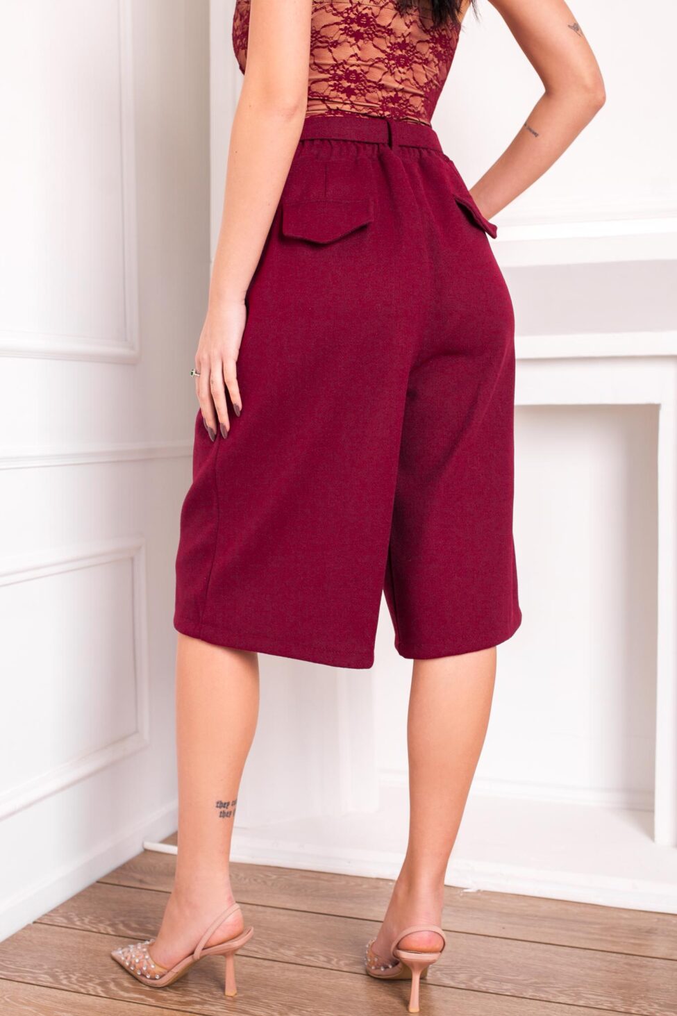 Wilson βερμούδα με ζώνη μπορντό - Image 3