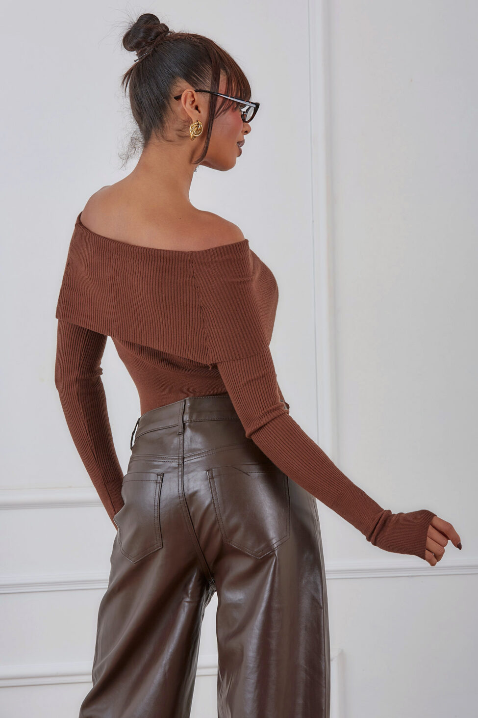 Aiden μπλούζα ριπ με ελεύθερους ώμους καφέ - Image 4