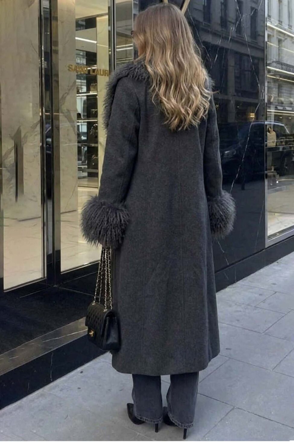 Cherie μακρύ παλτό με λεπτομέρεις γούνας γκρι - Image 2