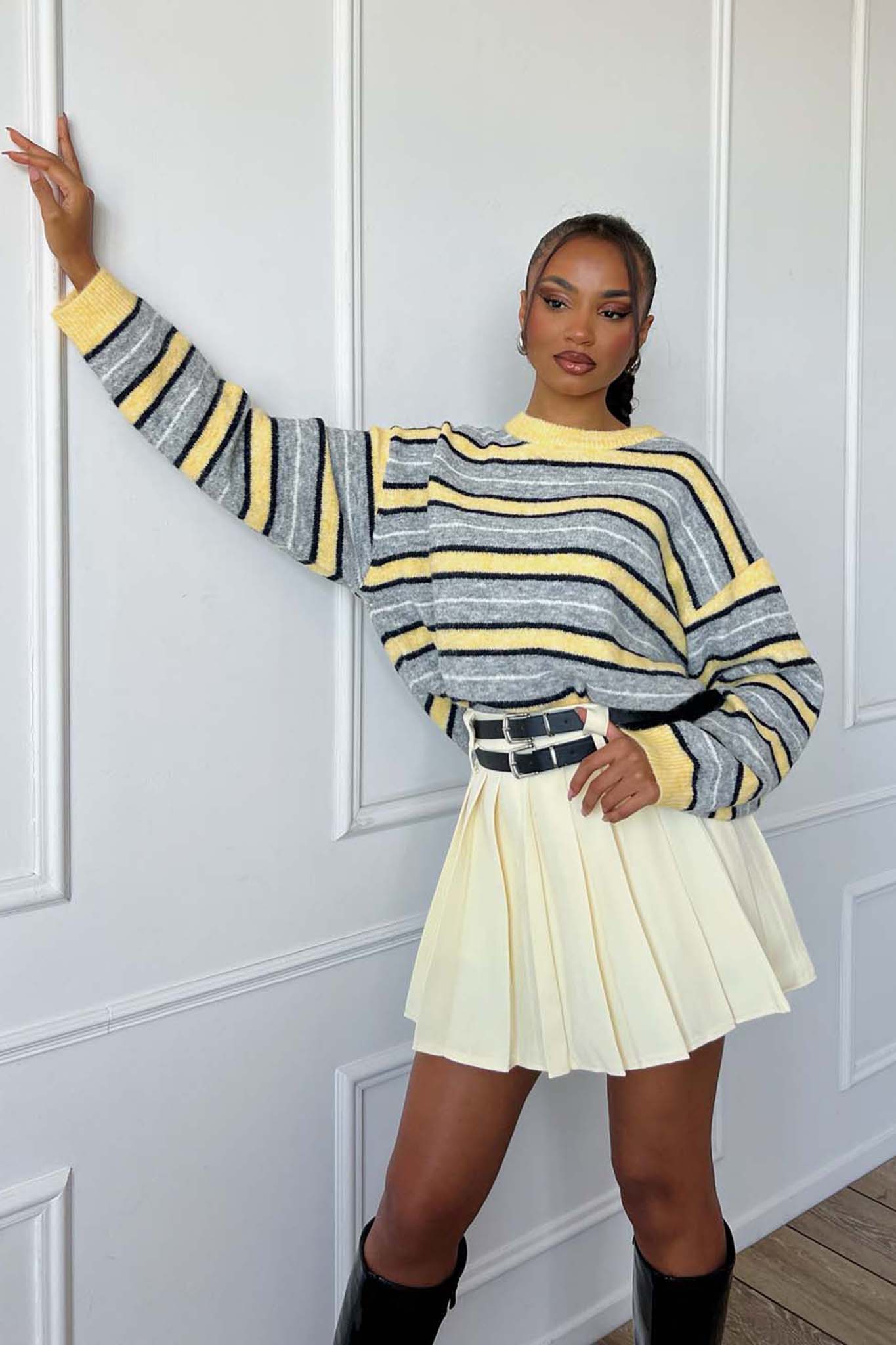 Flores φούστα-σόρτς με πιέτες και ζωνάκια κίτρινο Flores φούστα-σόρτς με πιέτες και ζωνάκια κίτρινο - Image 1