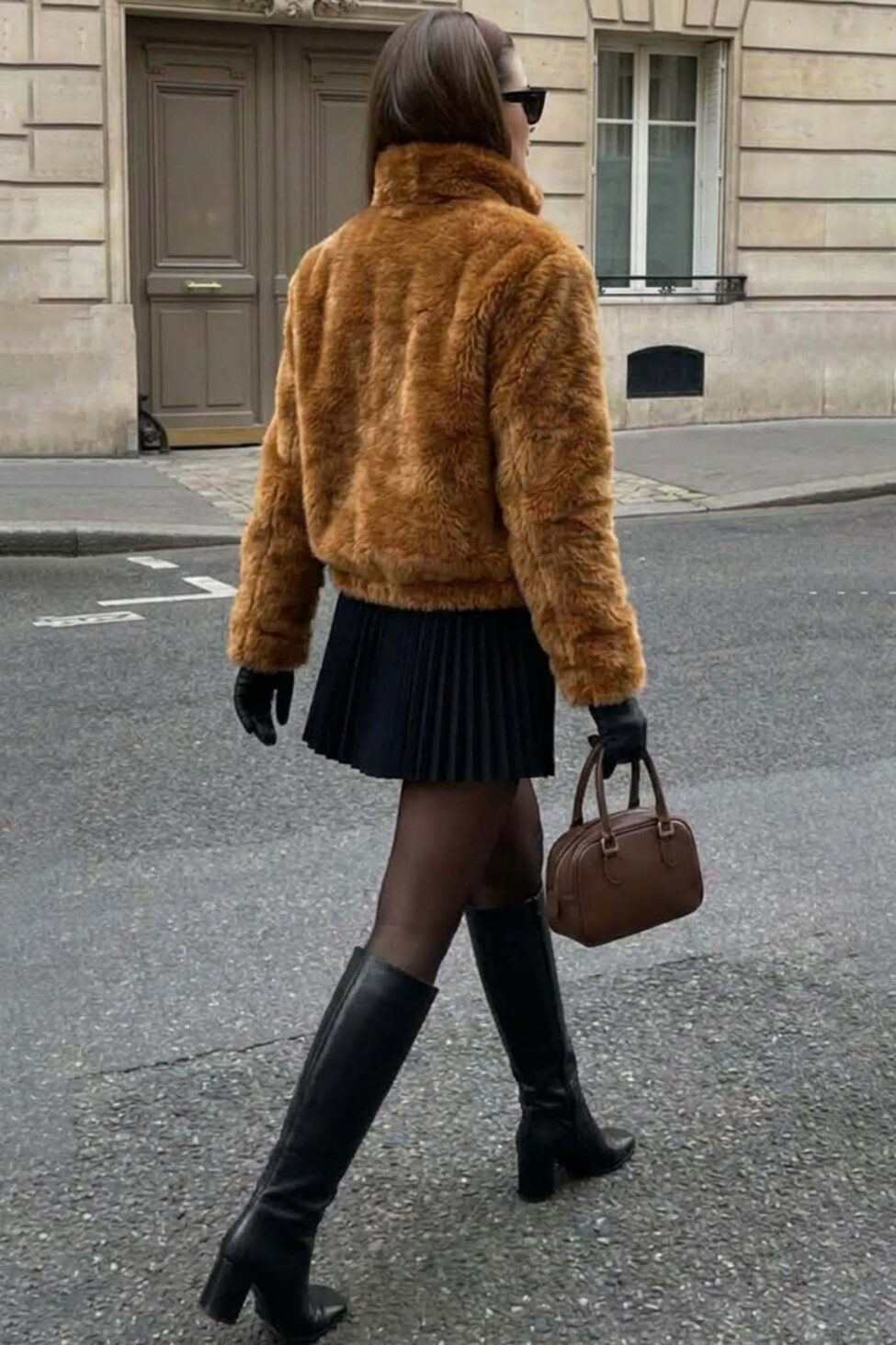 Opal κοντό γουνάκι τύπου bomber με φερμούαρ κάμελ - Image 2