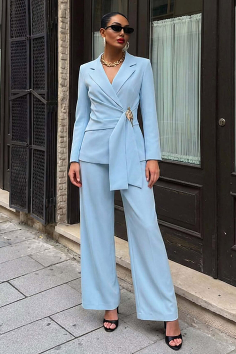 Agnese σετ σακάκι με αγκράφα και παντελόνι σιελ - Image 2