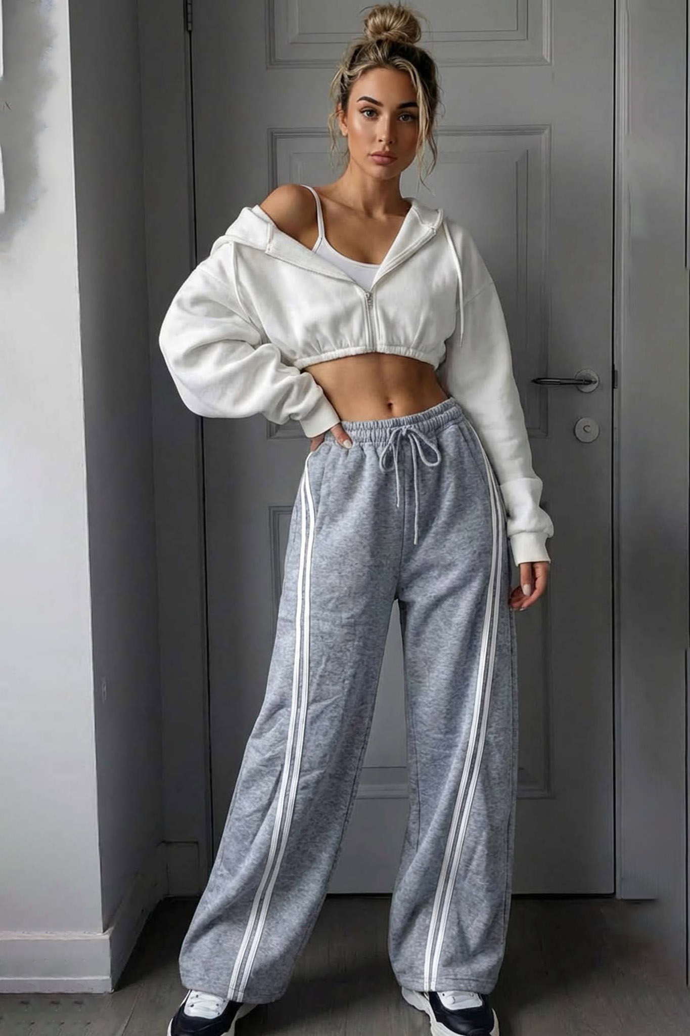 Alter παντελόνι φόρμα με ρίγες γκρι Alter παντελόνι φόρμα με ρίγες γκρι - Image 1