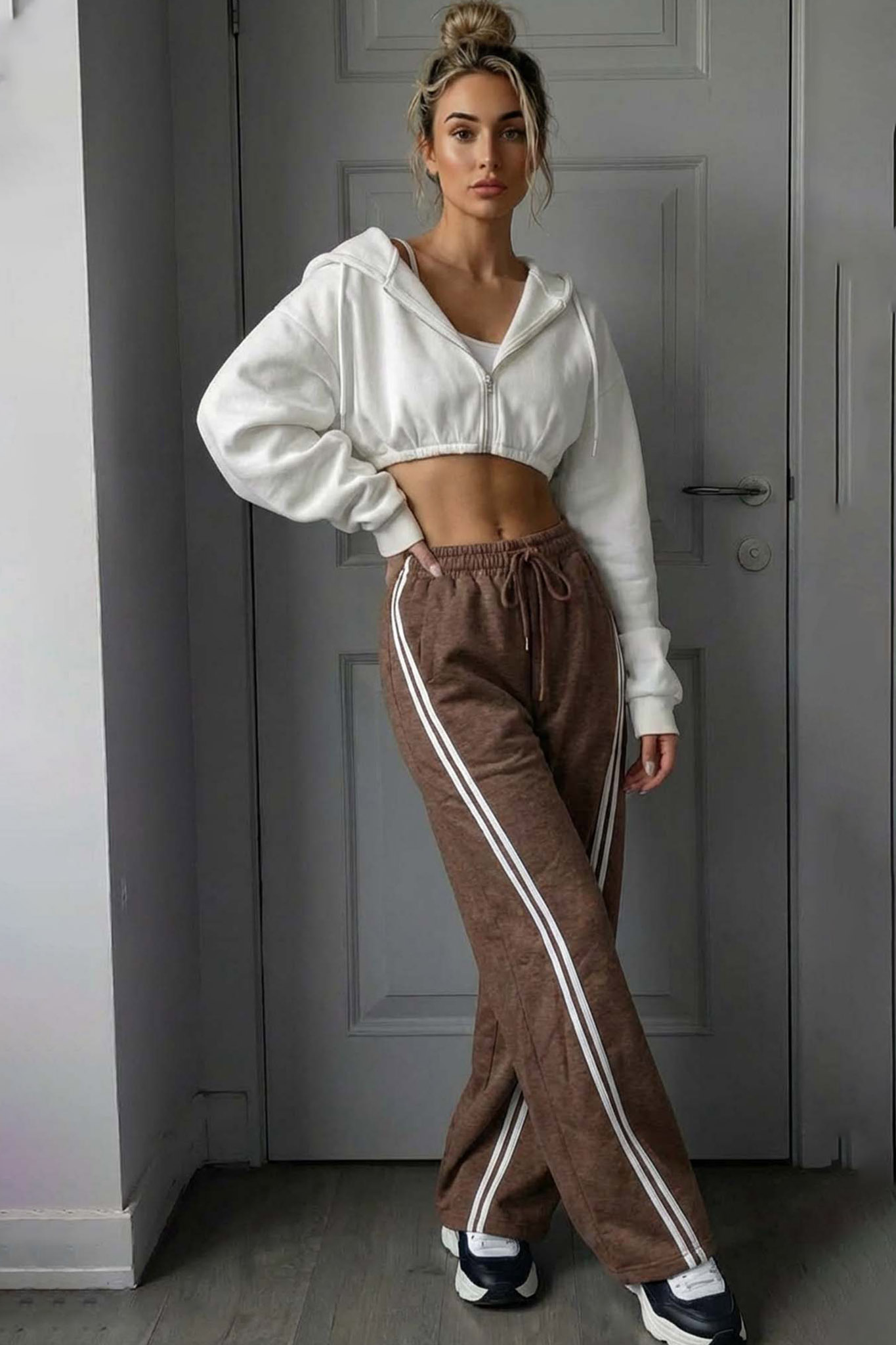 Alter παντελόνι φόρμα με ρίγες καφέ Alter παντελόνι φόρμα με ρίγες καφέ - Image 1