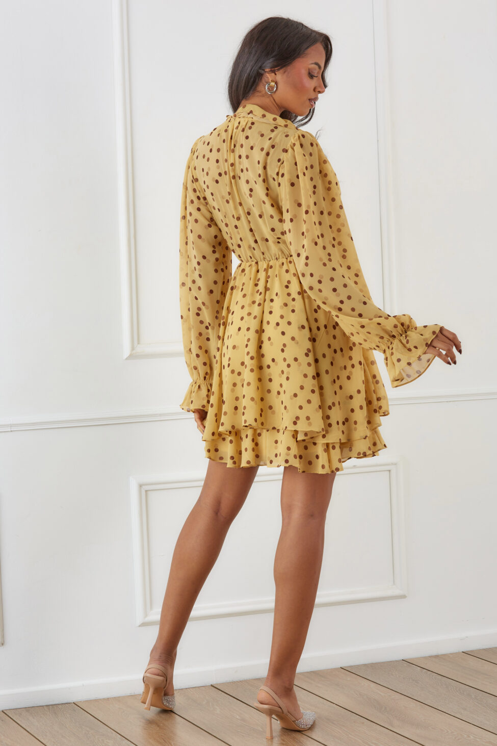 Conley μίνι φόρεμα με βολάν κίτρινο - Image 7
