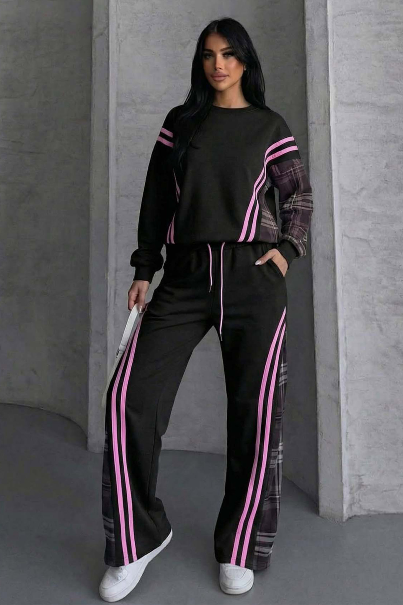 Conversation σετ φούτερ φόρμας με ρίγες και καρό λεπτομέρειες μαύρο Conversation σετ φούτερ φόρμας με ρίγες και καρό λεπτομέρειες μαύρο - Image 1