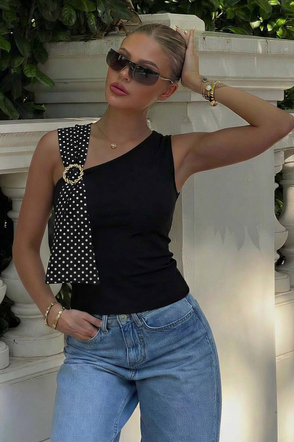 Idonia αμάνικη μπλούζα με πουά λεπτομέρεια και κρίκο μαύρο - Image 2