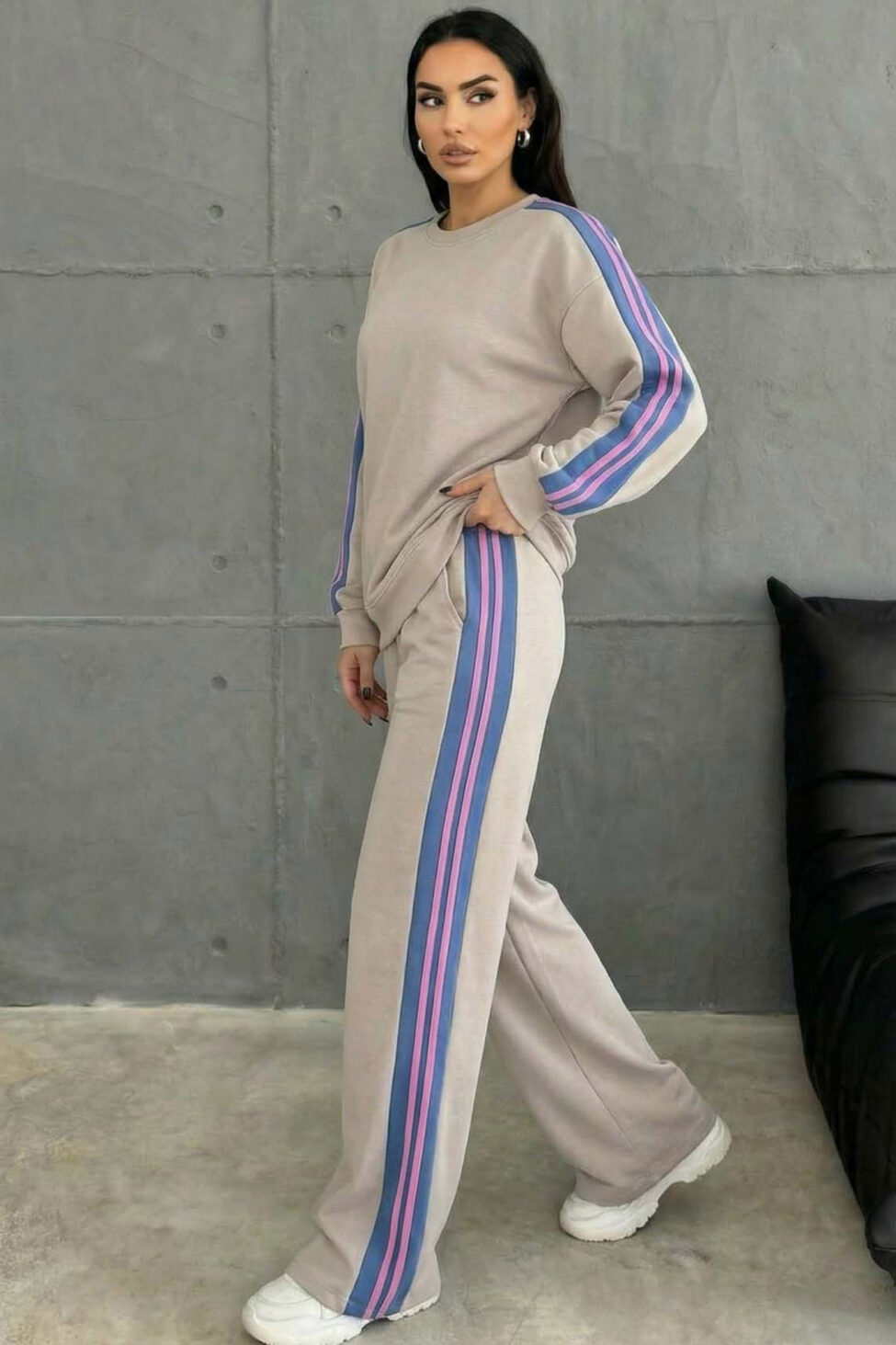 Offensive σετ φόρμας φούτερ και φαρδύ παντελόνι με ρίγες μπεζ - Image 2
