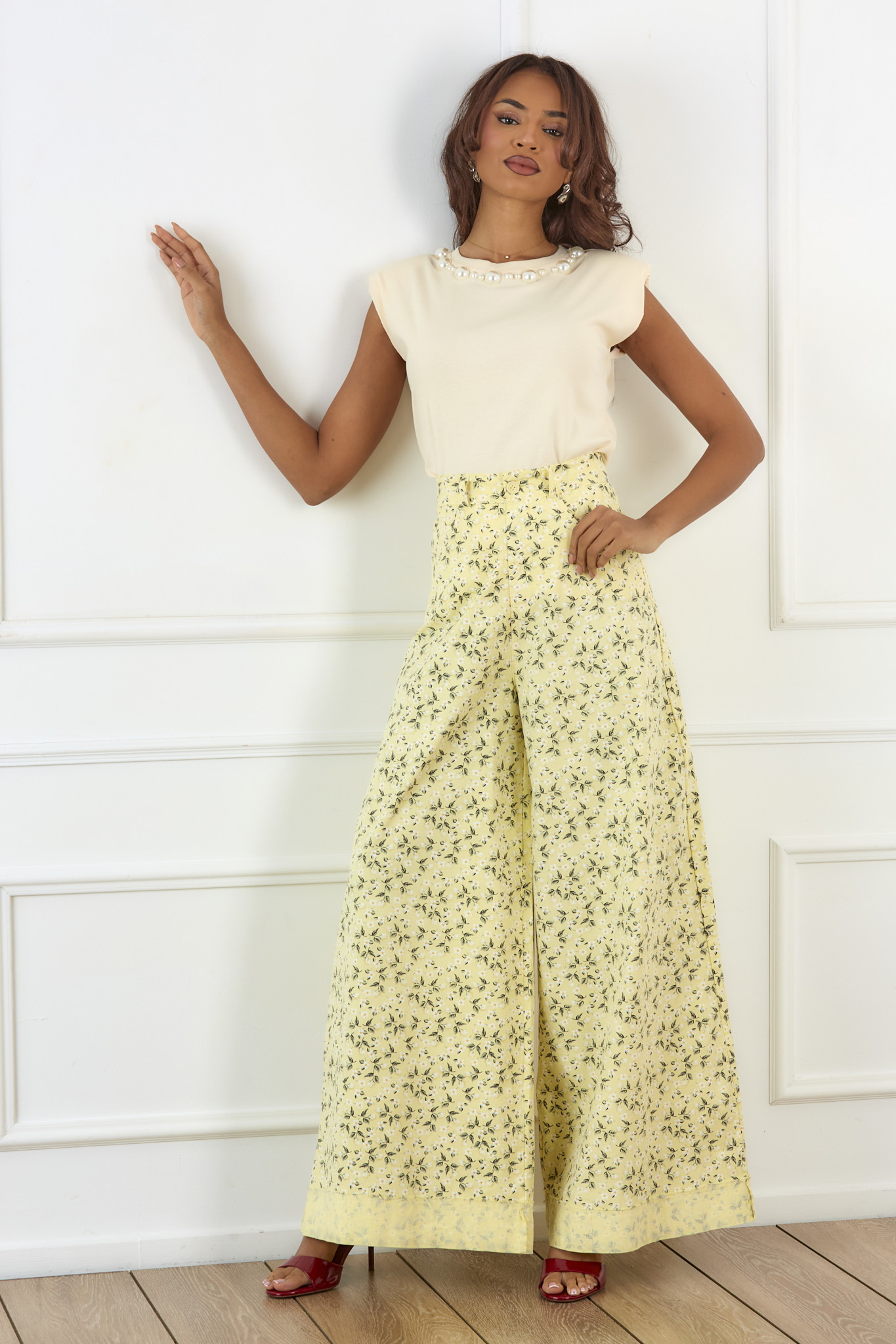 Opaline τζιν παντελόνι φλοράλ κίτρινο Opaline τζιν παντελόνι φλοράλ κίτρινο - Image 1