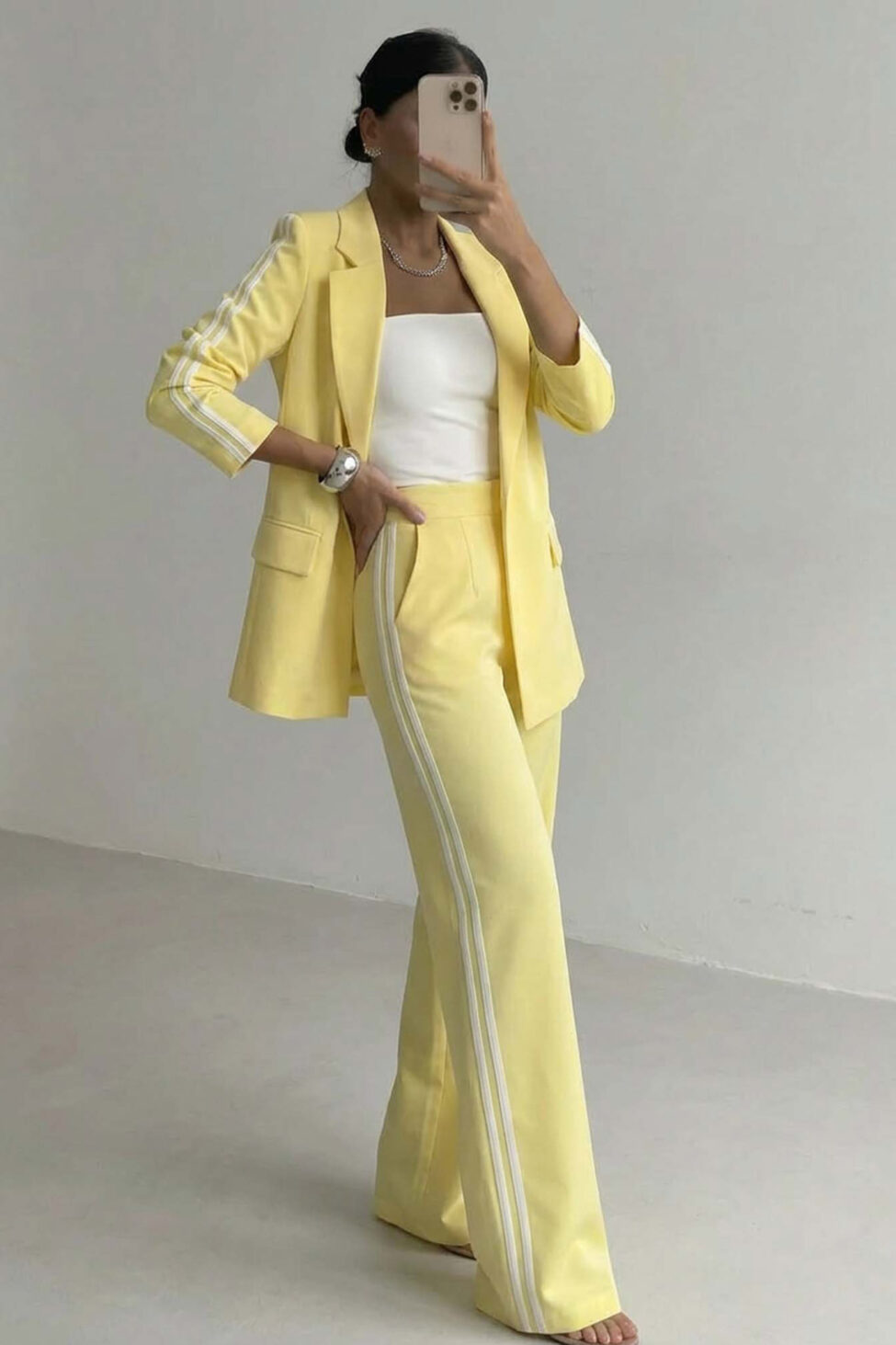 Patricia σετ σακάκι παντελόνι με ρίγες στο πλάι κίτρινο - Image 2