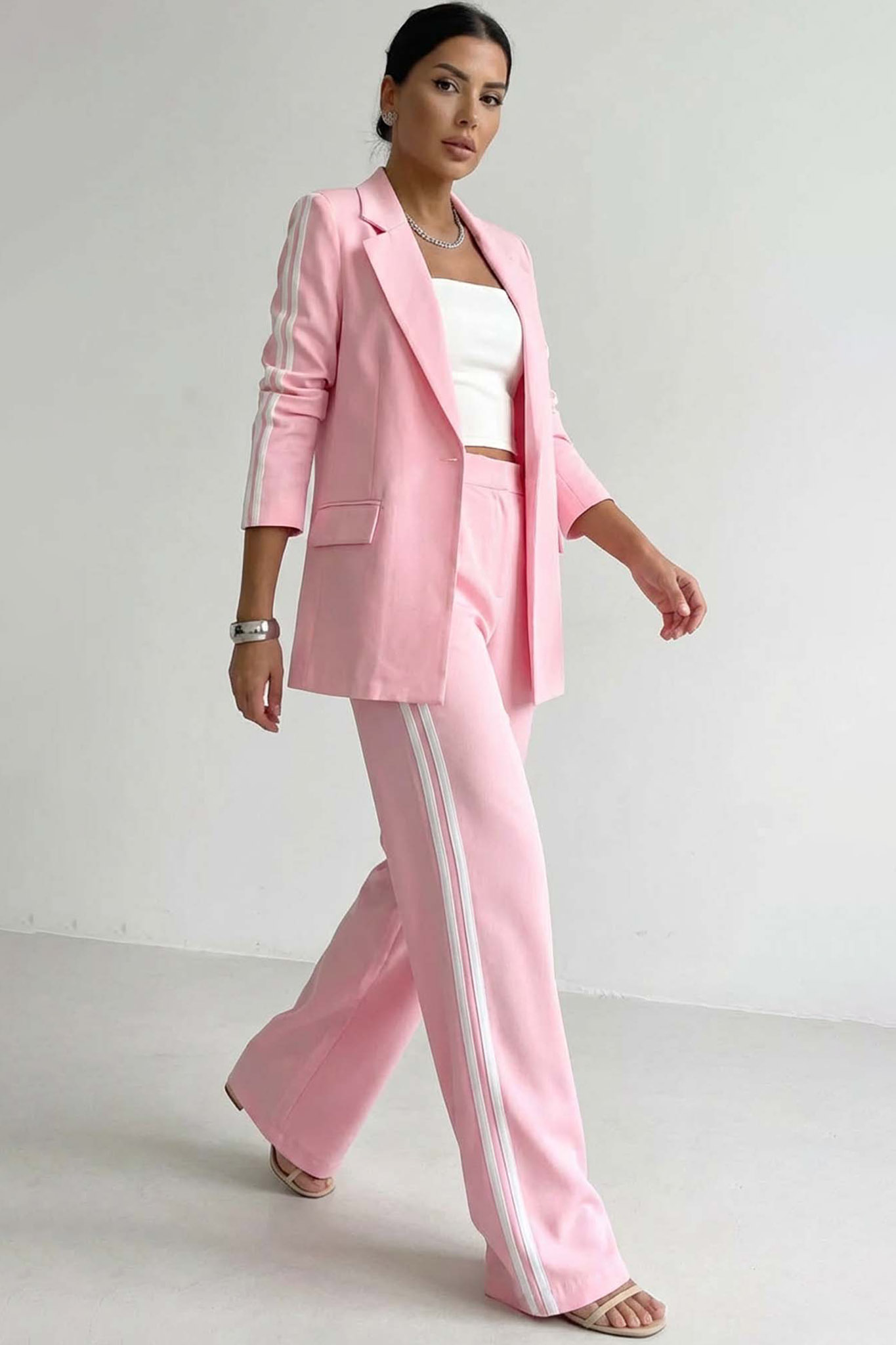 Patricia σετ σακάκι παντελόνι με ρίγες στο πλάι ροζ Patricia σετ σακάκι παντελόνι με ρίγες στο πλάι ροζ - Image 1