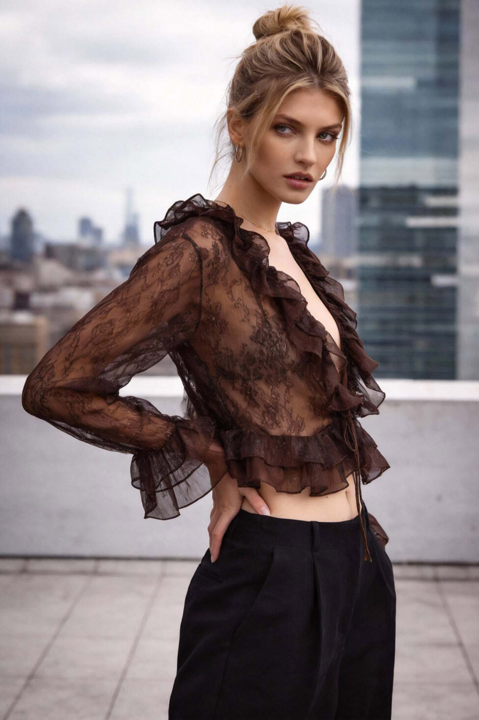 Sharlotta κροπ τοπ δαντέλα καφέ - Image 2