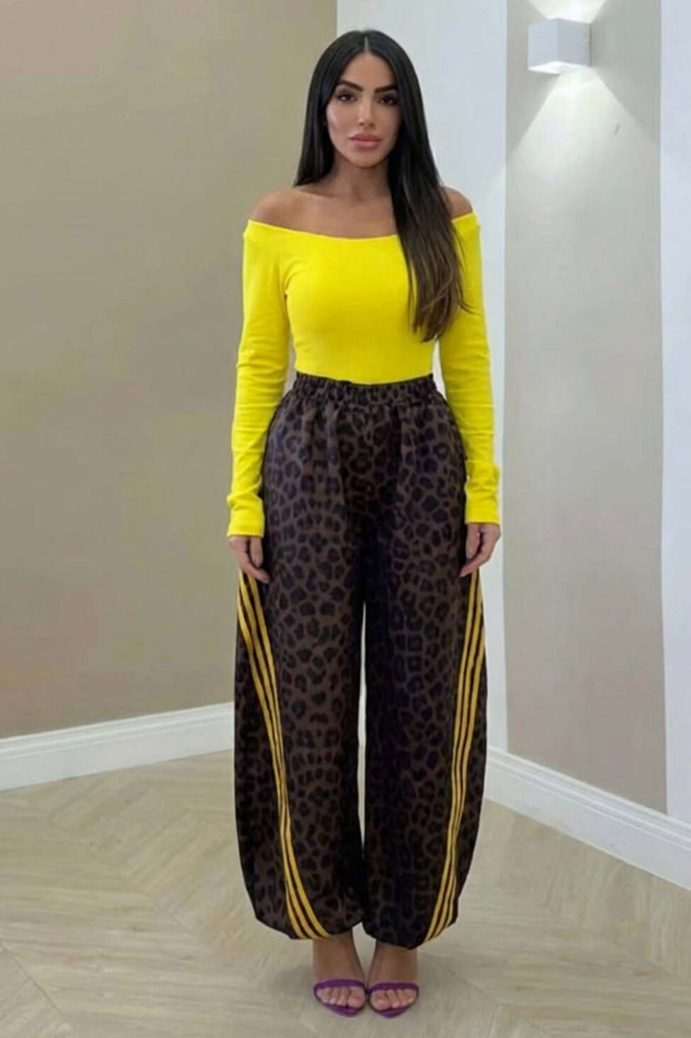 Thomais παντελόνι με ρίγες στο πλάι κίτρινο - Image 2