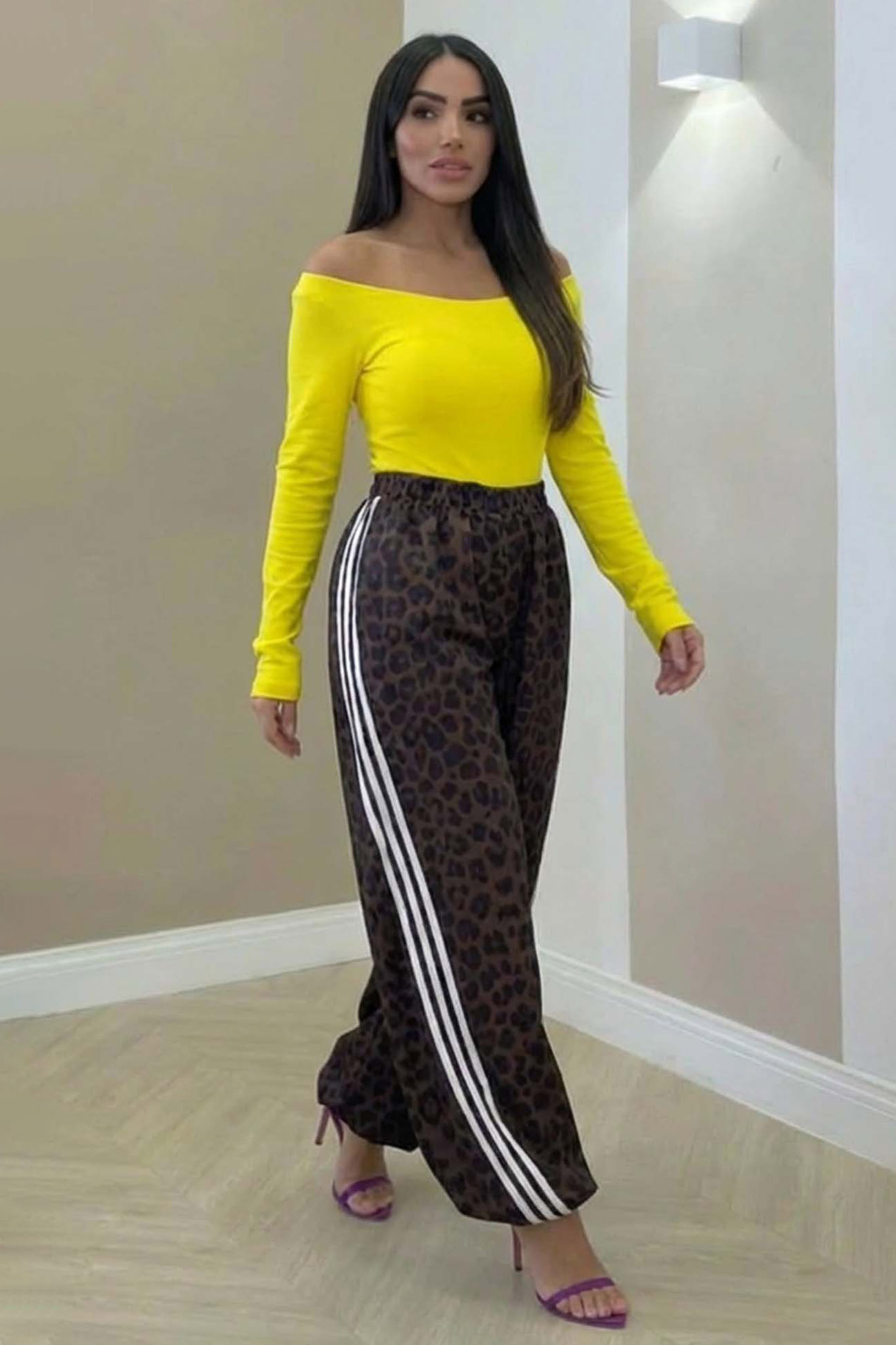 Thomais παντελόνι με ρίγες στο πλάι λευκό Thomais παντελόνι με ρίγες στο πλάι λευκό - Image 1