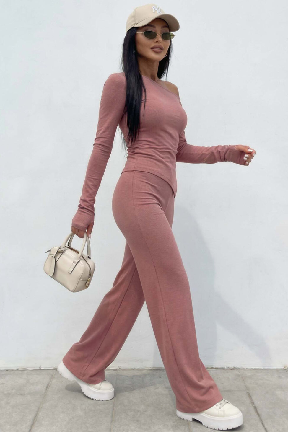 Aaron σετ μπλούζα με ασύμερτο τελείωμα και παντελόνι σομόν - Image 2