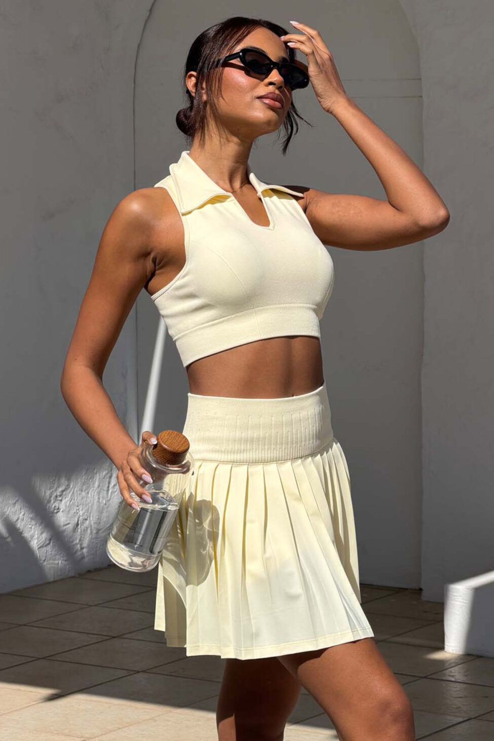 Alkina σετ crop τοπ με γιακά και φούστα-σορτς κίτρινο - Image 2