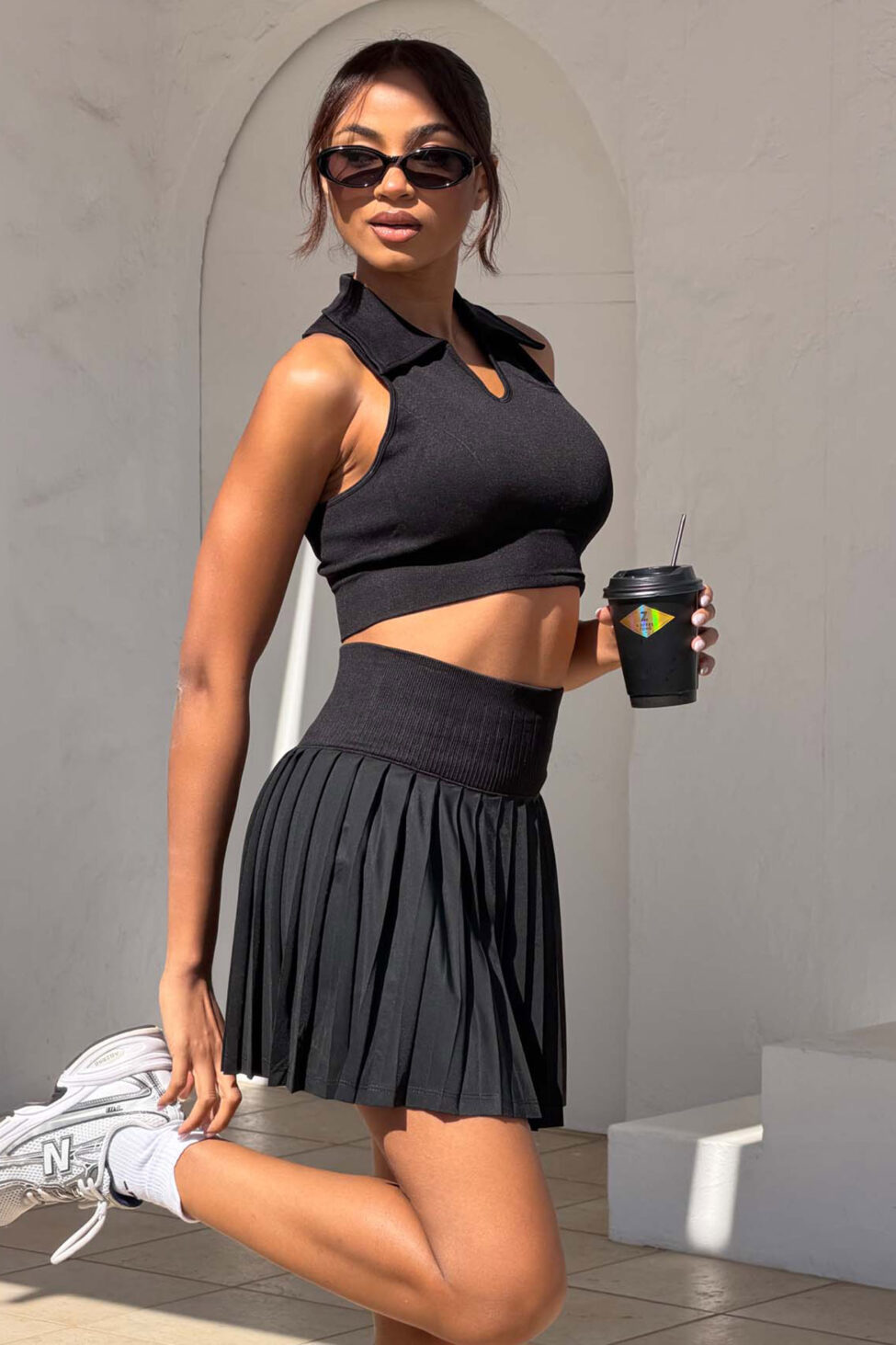 Alkina σετ crop τοπ με γιακά και φούστα-σορτς μαύρο - Image 3