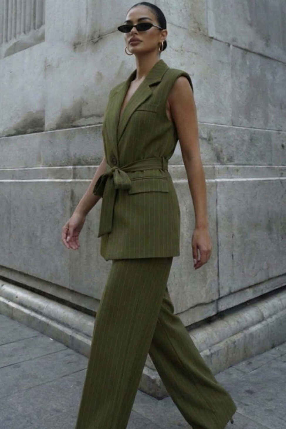 Bimbo σετ γιλέκο παντελόνι ριγέ με ζωνάκι χακί - Image 2