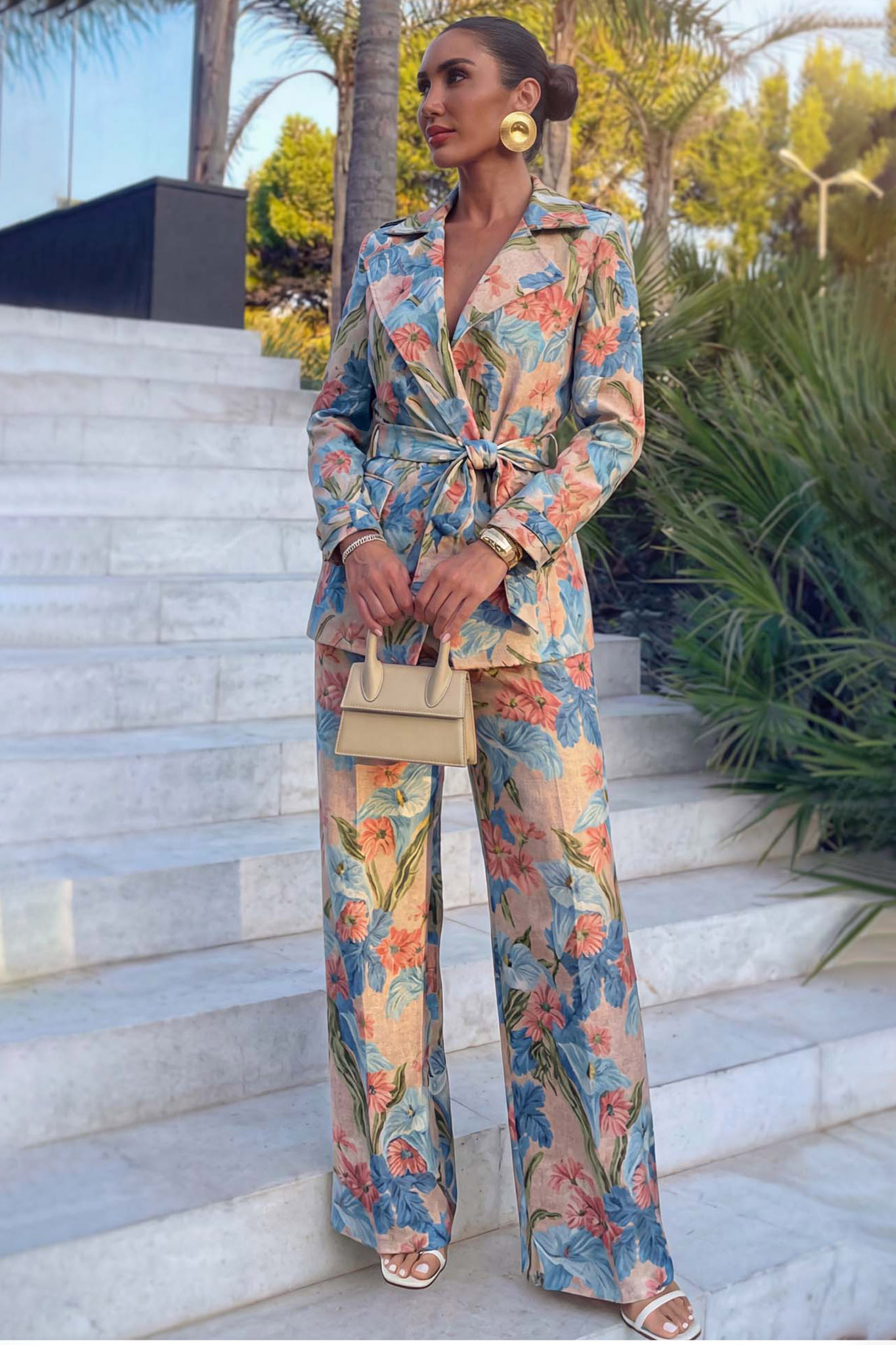 Emmaline σετ σακάκι παντελόνι φλοράλ σιελ Emmaline σετ σακάκι παντελόνι φλοράλ σιελ - Image 1