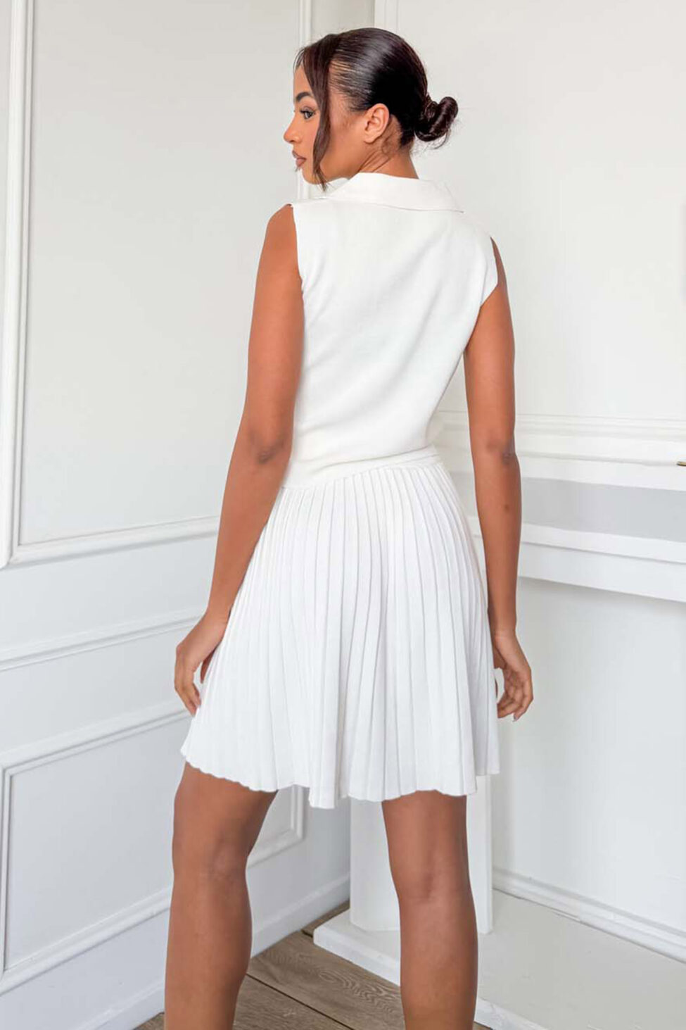 Erenay σετ τοπ με γιακά και πλισέ φούστα λευκό - Image 4