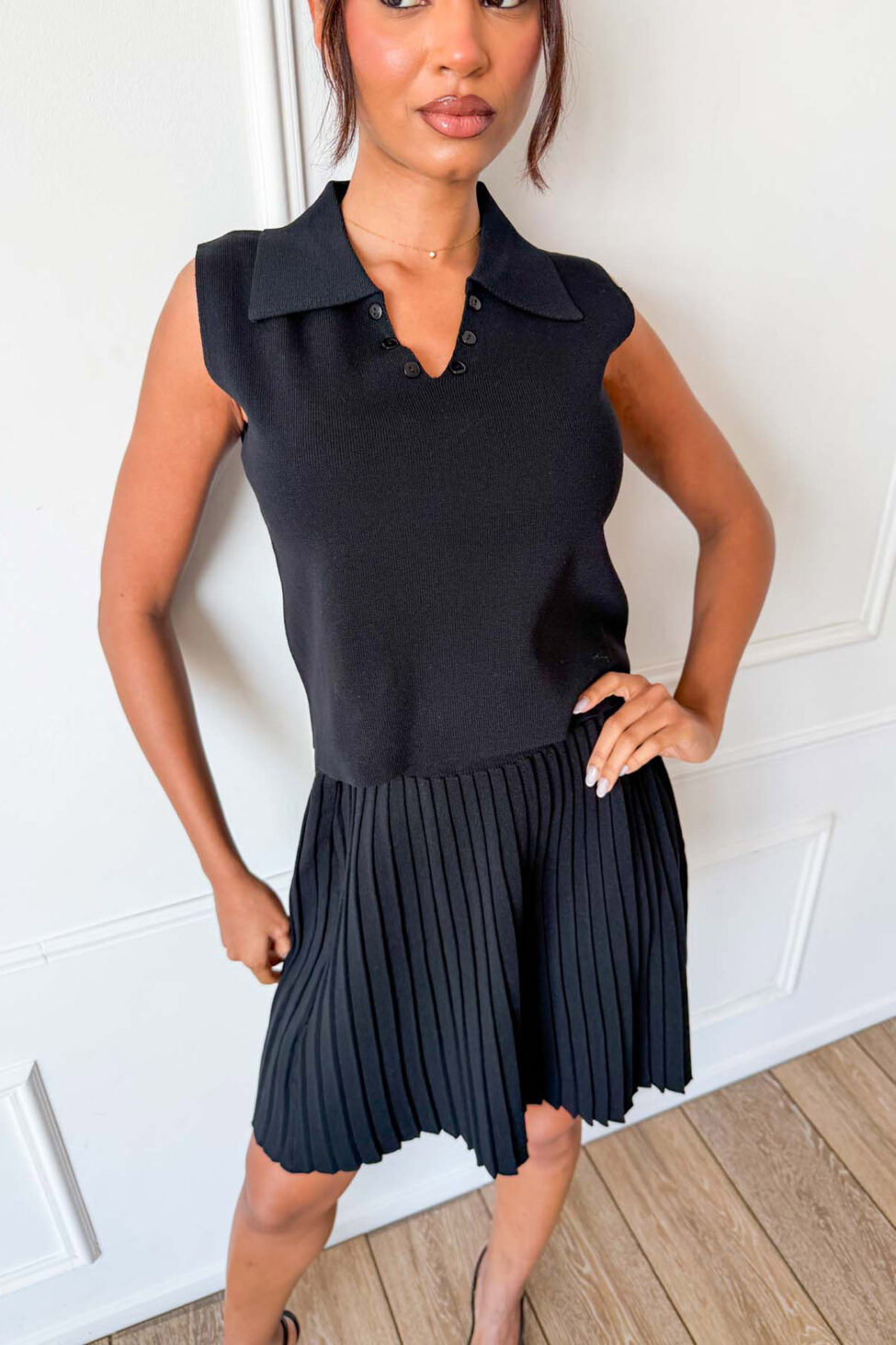 Erenay σετ τοπ με γιακά και πλισέ φούστα μαύρο - Image 2