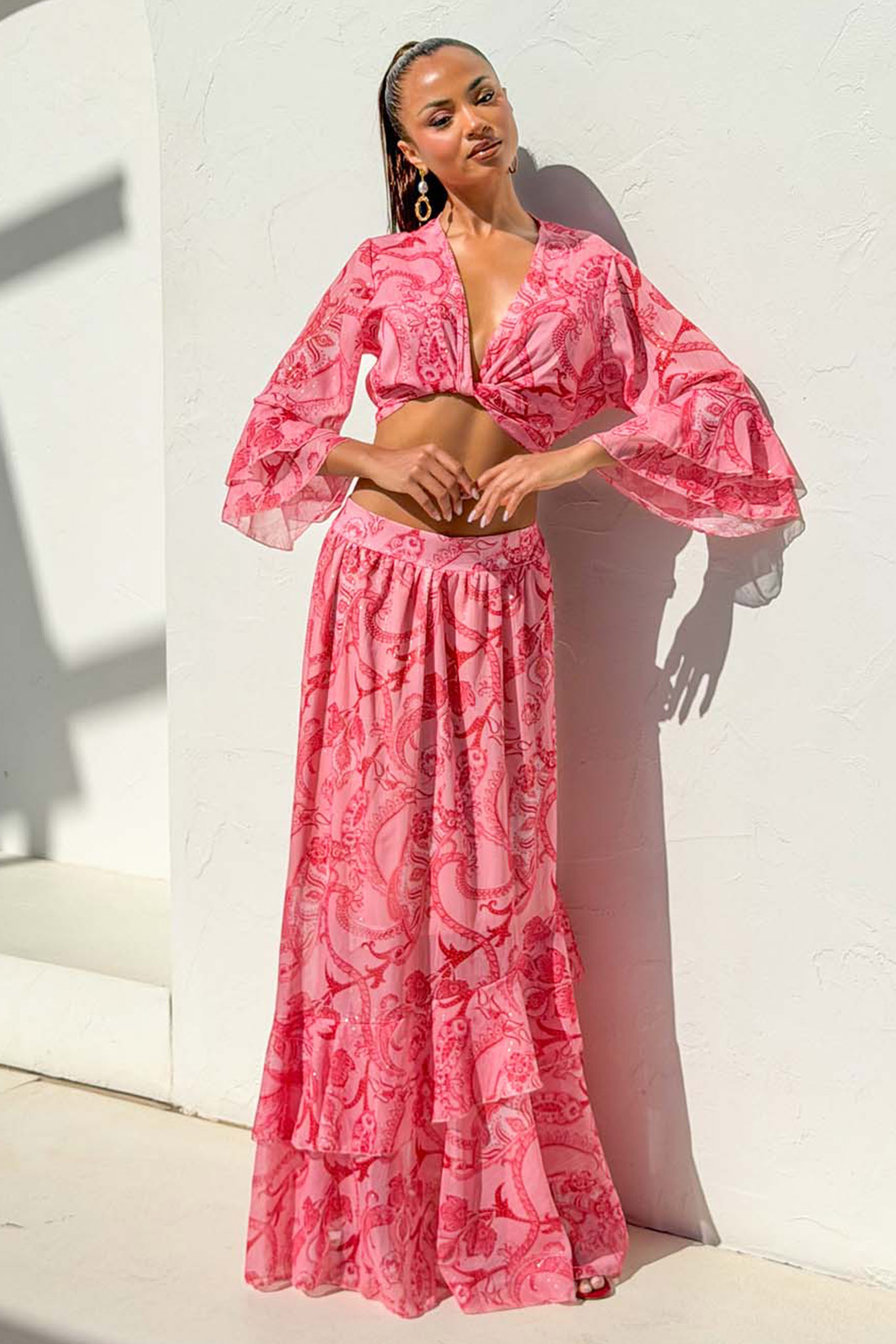 Hasna boho σετ τοπ-παντελόνα με λαχούρια κόκκινο Hasna boho σετ τοπ-παντελόνα με λαχούρια κόκκινο - Image 1