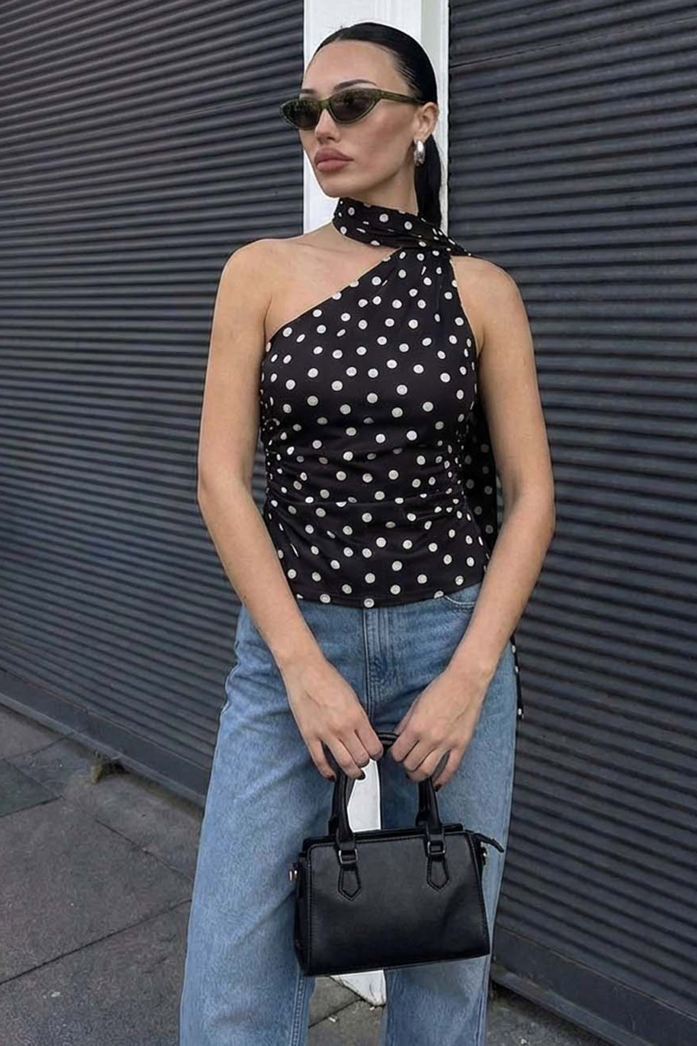 Hiroko τοπ με έναν ώμο μαύρο Hiroko τοπ με έναν ώμο μαύρο - Image 1