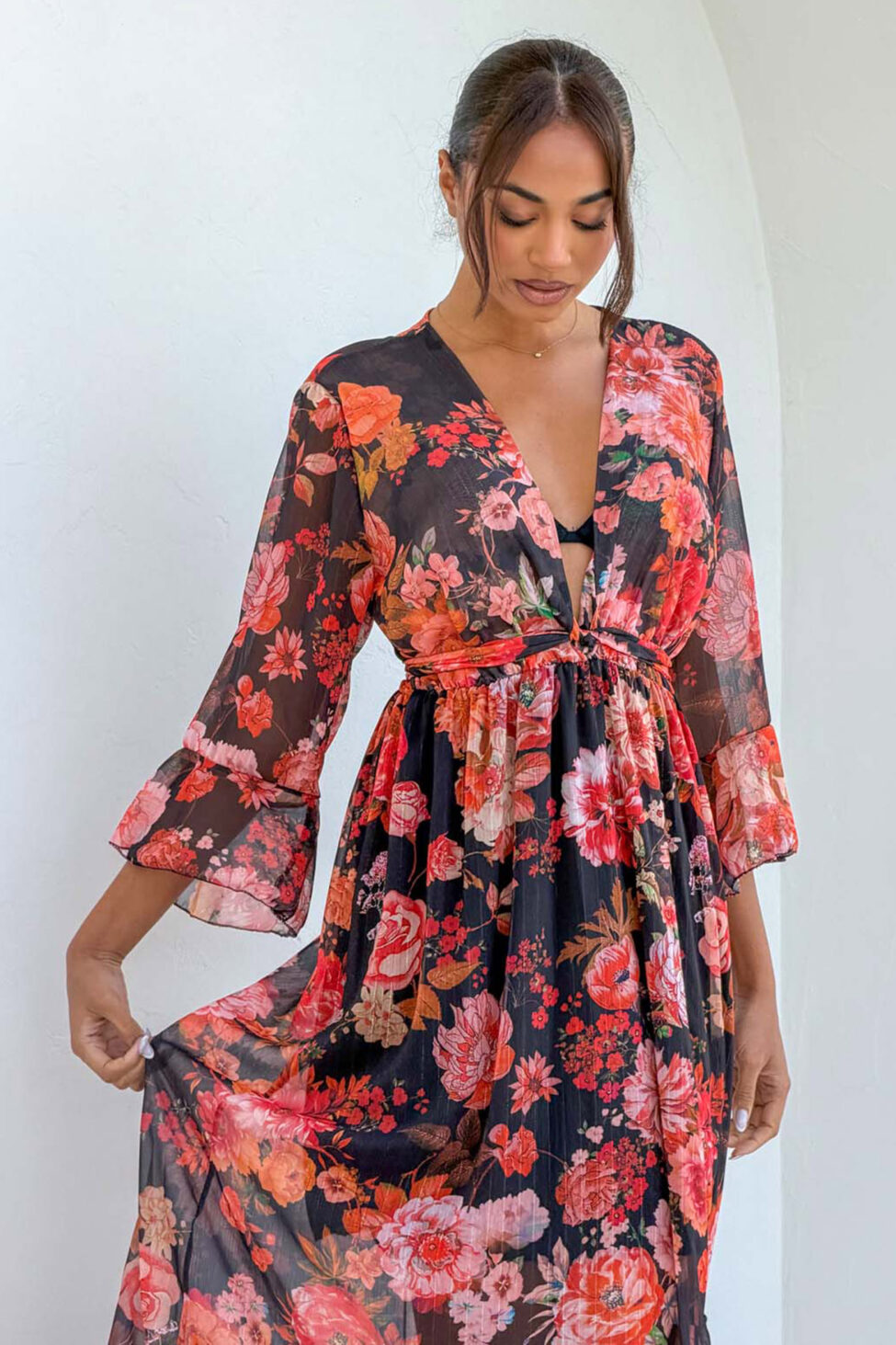 Jacklin φλοράλ φόρεμα κρουαζέ με βολάν και μανίκια καμπάνα μαύρο - Image 2