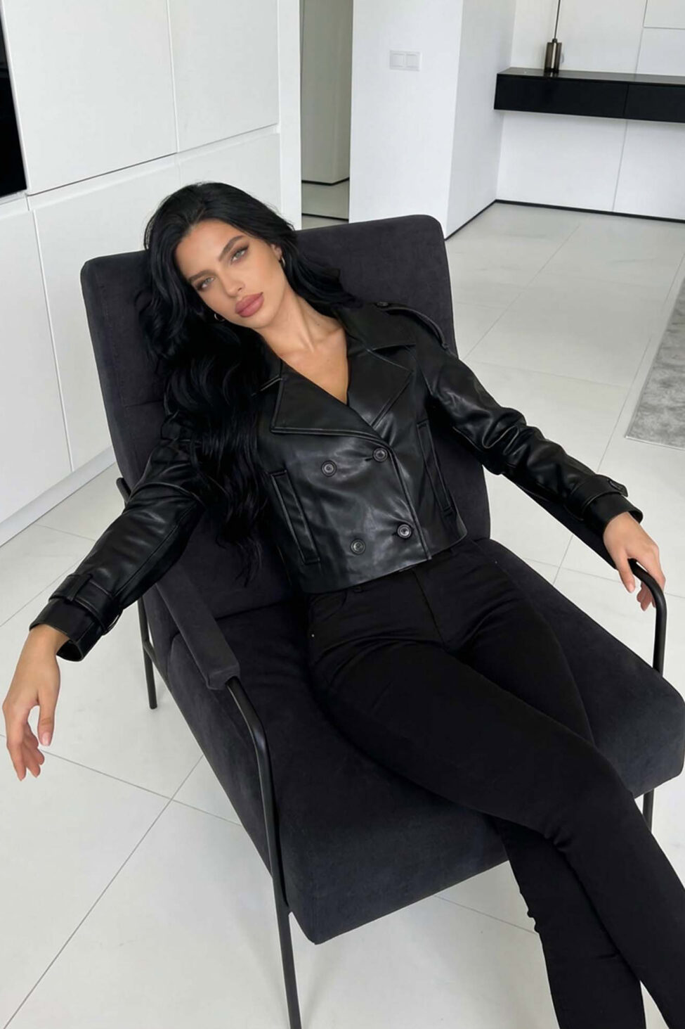 Liam κοντό τζάκετ με σταυρωτό κούμπωμα μαύρο - Image 2