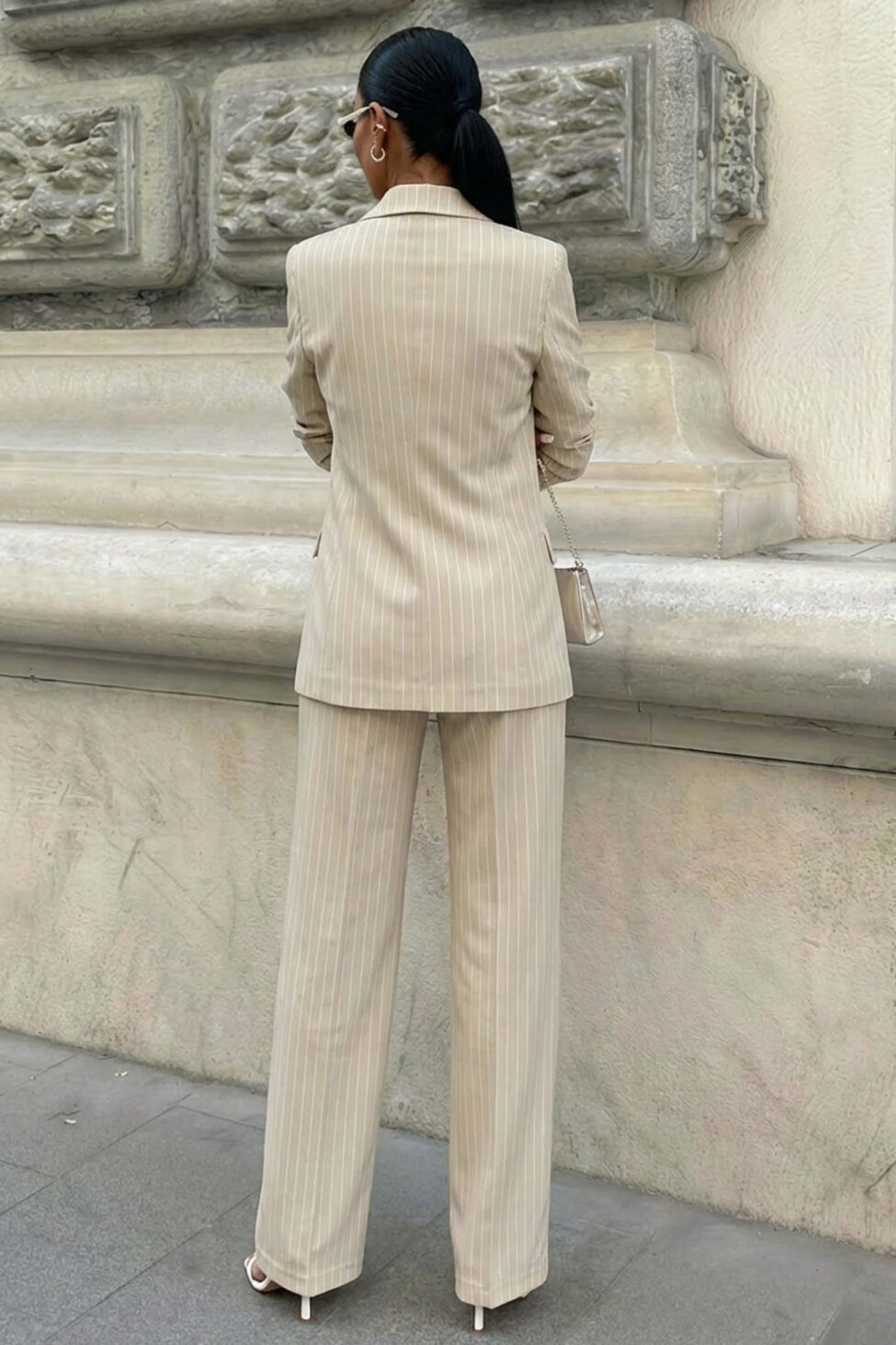 Lilian σετ ριγέ σακάκι παντελόνι μπεζ - Image 2