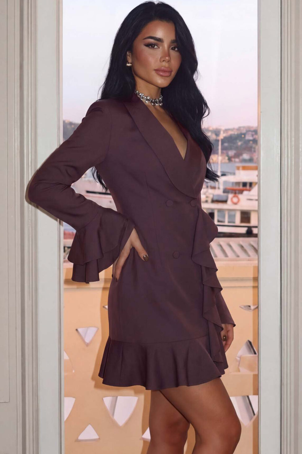 Ninetta μίνι φόρεμα με βολάν καφέ - Image 2