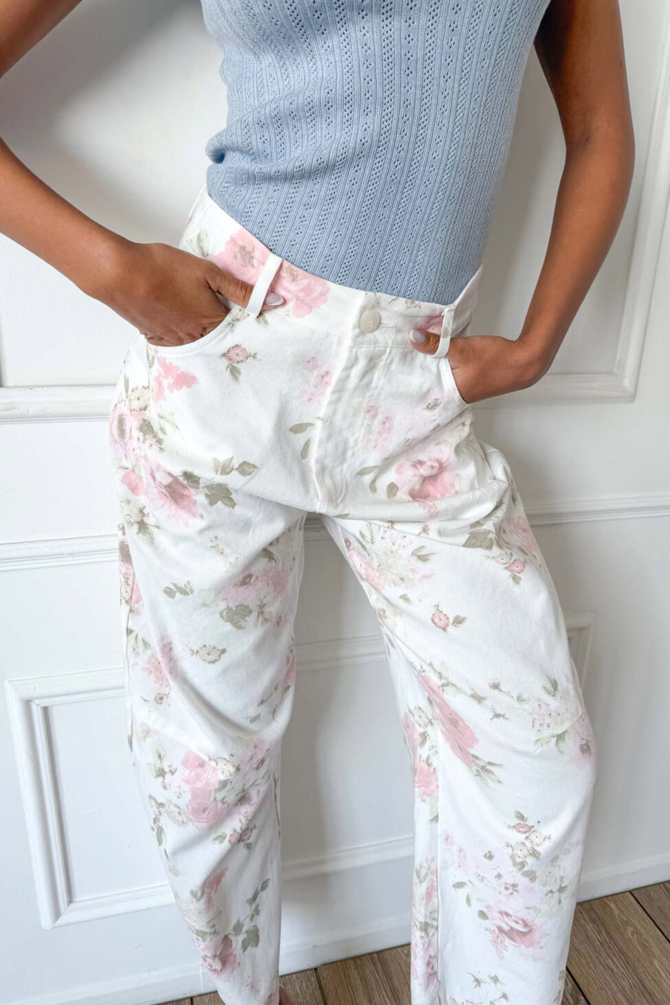 Shea τζιν παντελόνι φλοράλ λευκό - Image 2