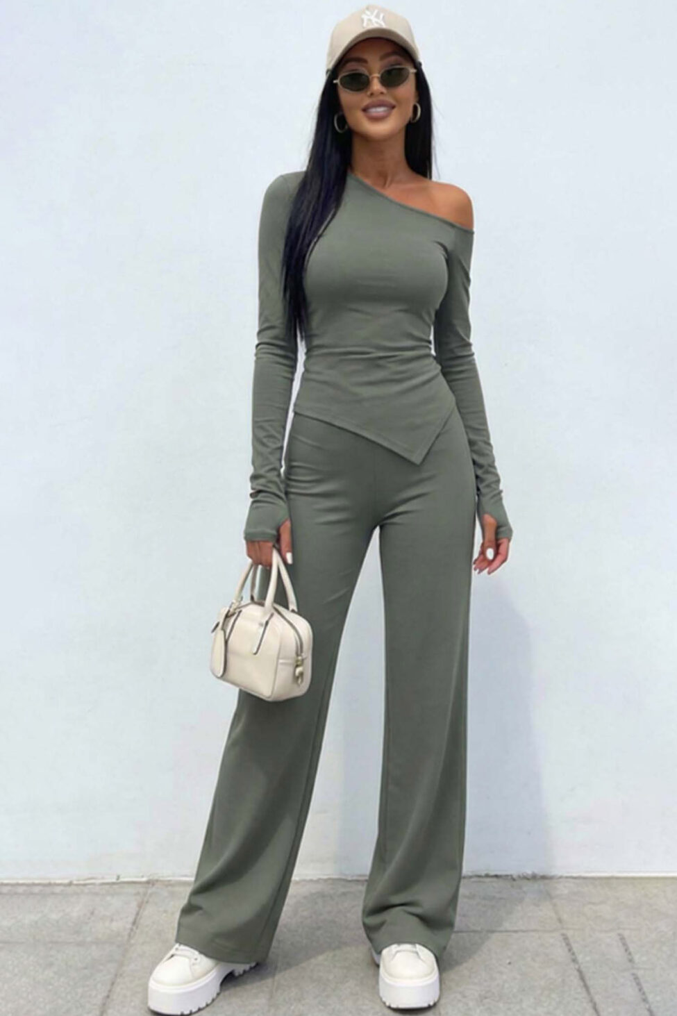 Aaron σετ μπλούζα με ασύμερτο τελείωμα και παντελόνι χακί - Image 2