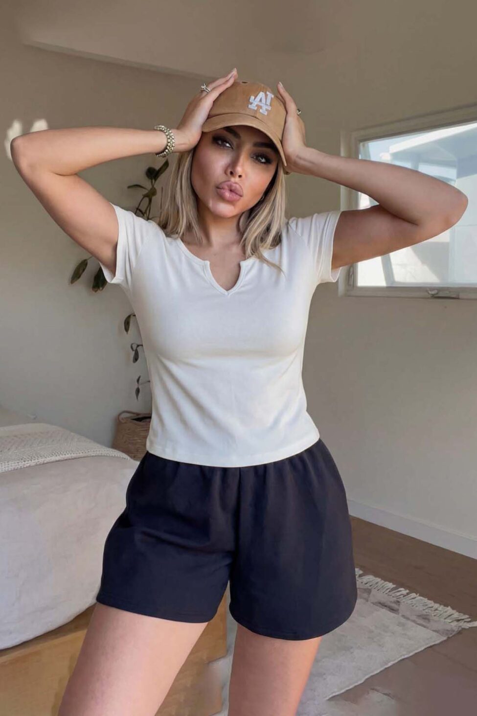 Aerin κοντομάνικη μπλούζα εκρού - Image 2