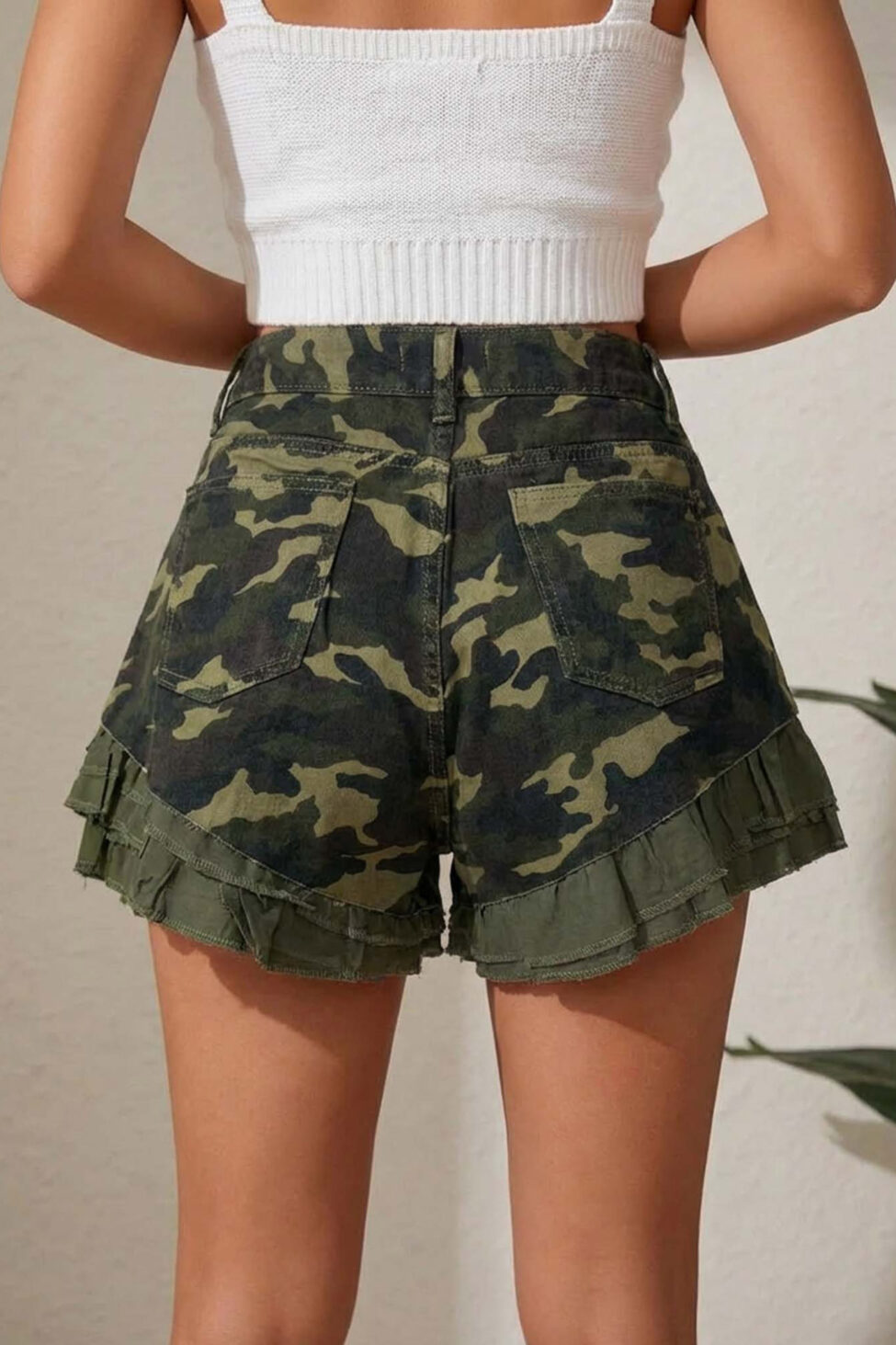 Brandy σορτς με βολάν χακί - Image 2