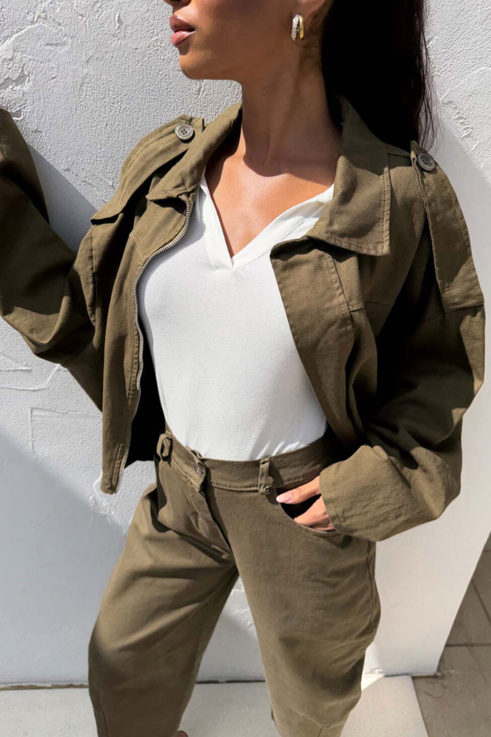 Jezebel σετ τζάκετ παντελόνι χακί - Image 3