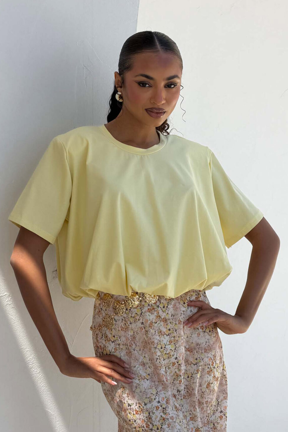 Lunera μπλούζα κροπ με σούρα και κοντό μανίκι κίτρινο - Image 2