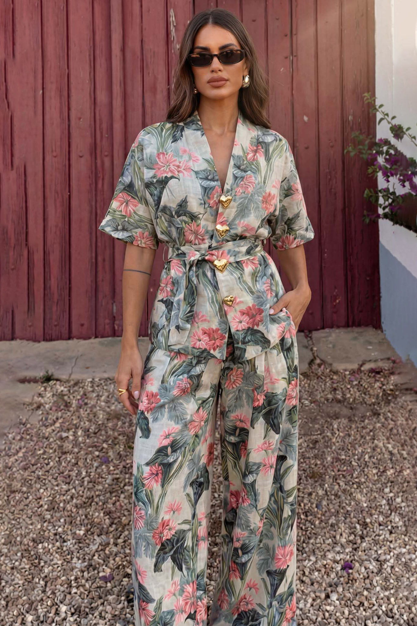 Melda σετ σακάκι κοντομάνικο με παντελόνι φλοράλ γκρι Melda σετ σακάκι κοντομάνικο με παντελόνι φλοράλ γκρι - Image 1