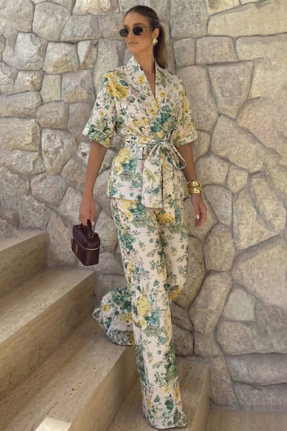 Melda σετ σακάκι κοντομάνικο με παντελόνι φλοράλ κίτρινο - Image 2