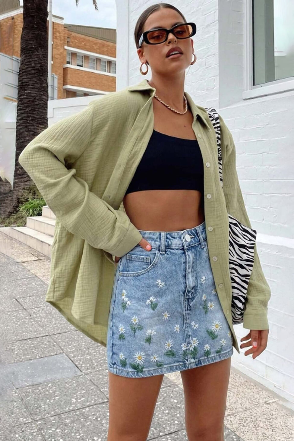 Missy μίνι τζιν φούστα με κεντημένα λουλούδια μπλε - Image 2