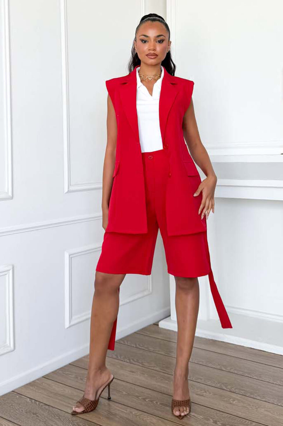 Nuera σετ γιλέκο βερμούδα με ζώνη κόκκινο - Image 2