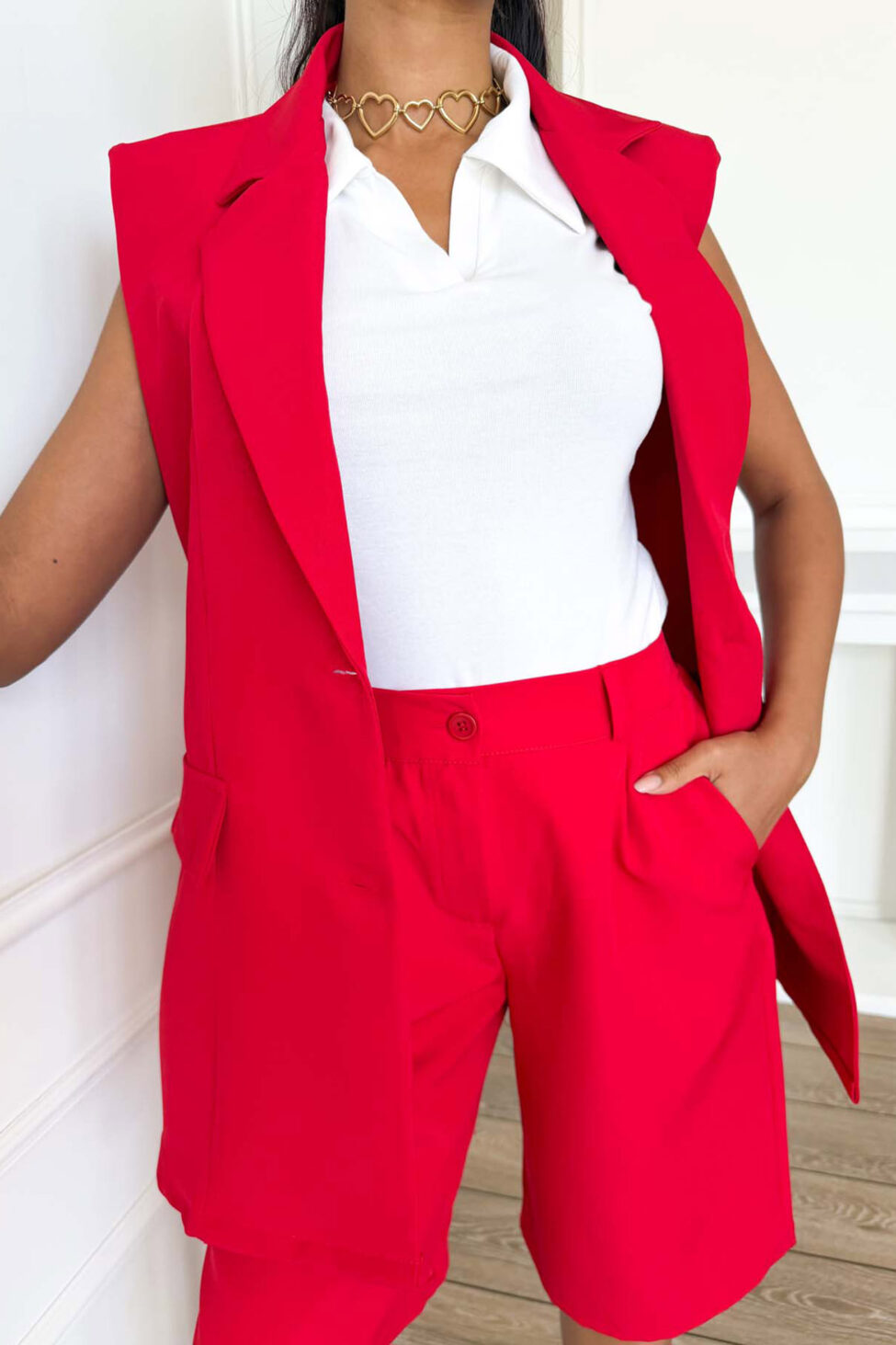 Nuera σετ γιλέκο βερμούδα με ζώνη κόκκινο - Image 3