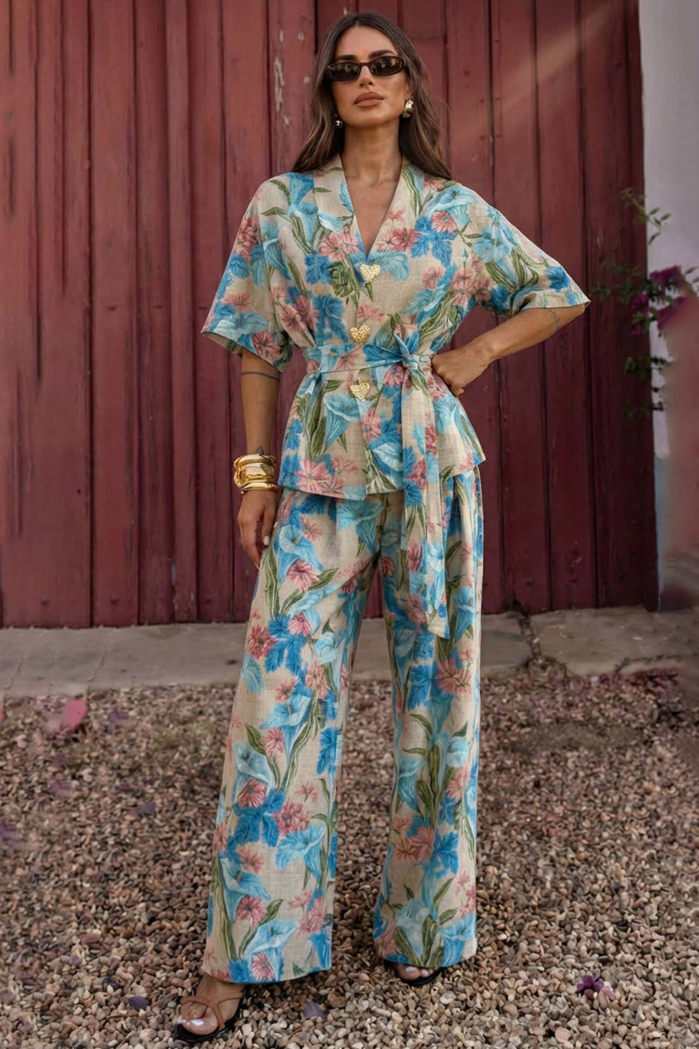 Pierina σετ σακάκι κοντομάνικο με παντελόνι φλοράλ γαλάζιο Pierina σετ σακάκι κοντομάνικο με παντελόνι φλοράλ γαλάζιο - Image 1