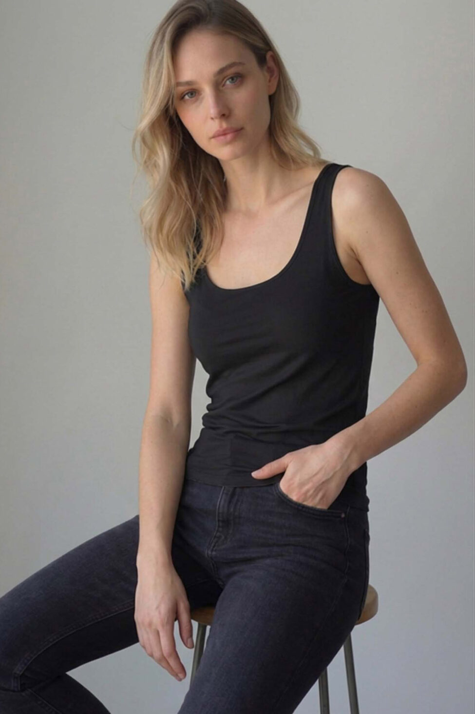 Stan αμάνικη μπλούζα μαύρο - Image 2