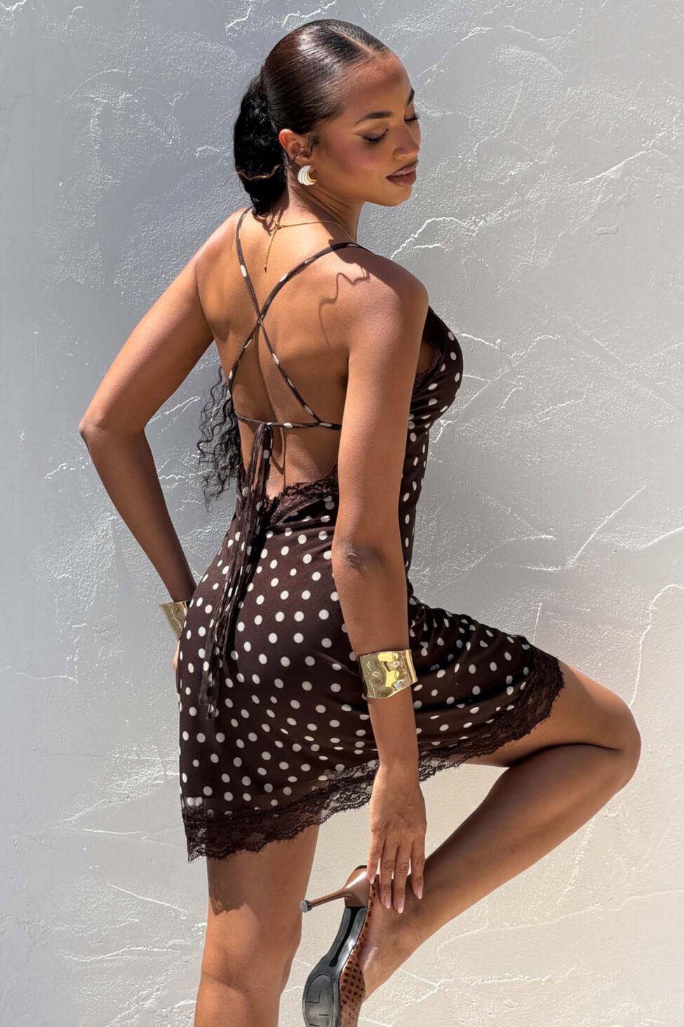 Tulie πουά φόρεμα με δαντέλα καφέ - Image 4