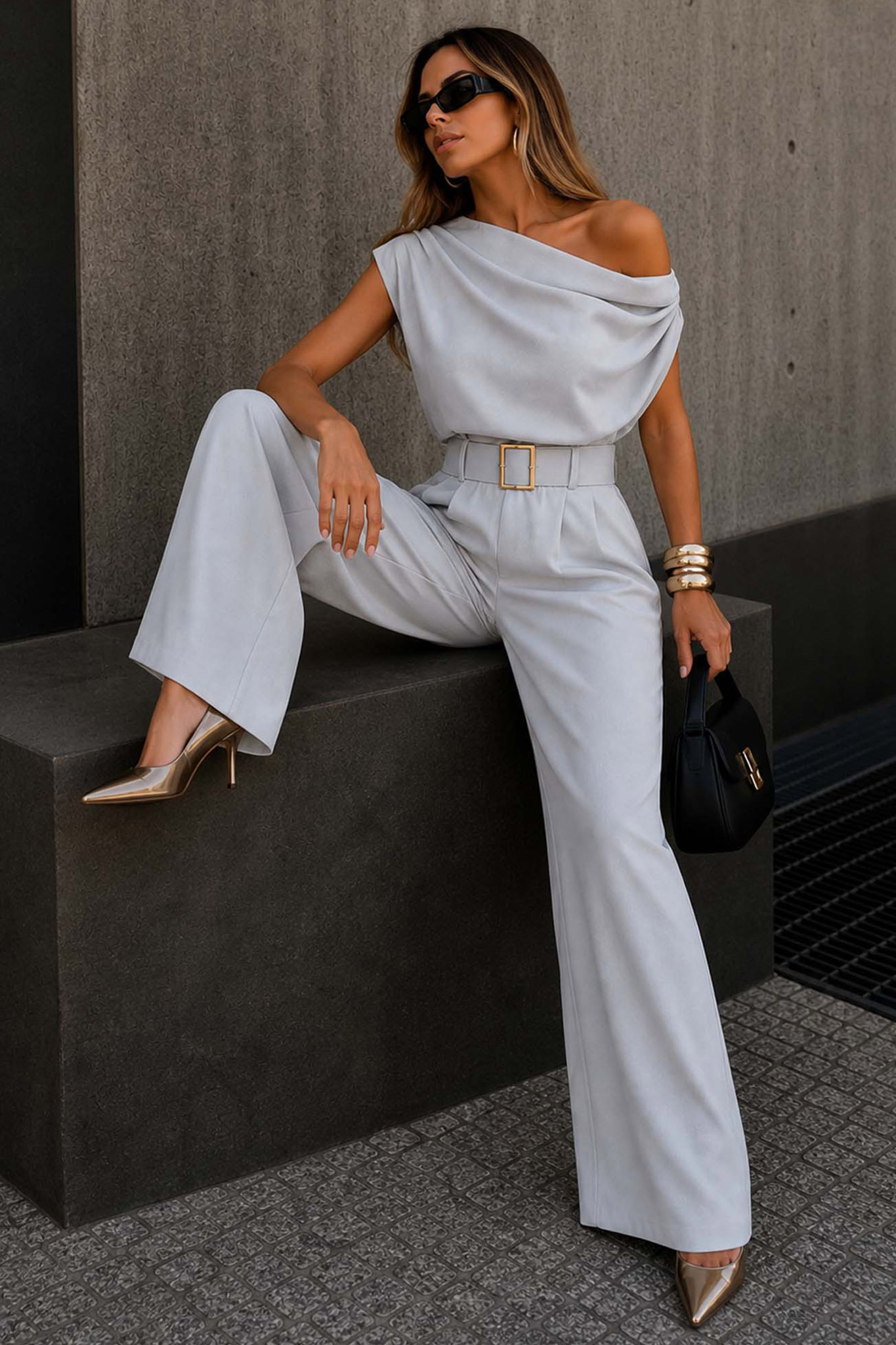 Rovina oλόσωμη φόρμα με ντραπέ λαιμόκοψη και ζώνη light grey - Image 1