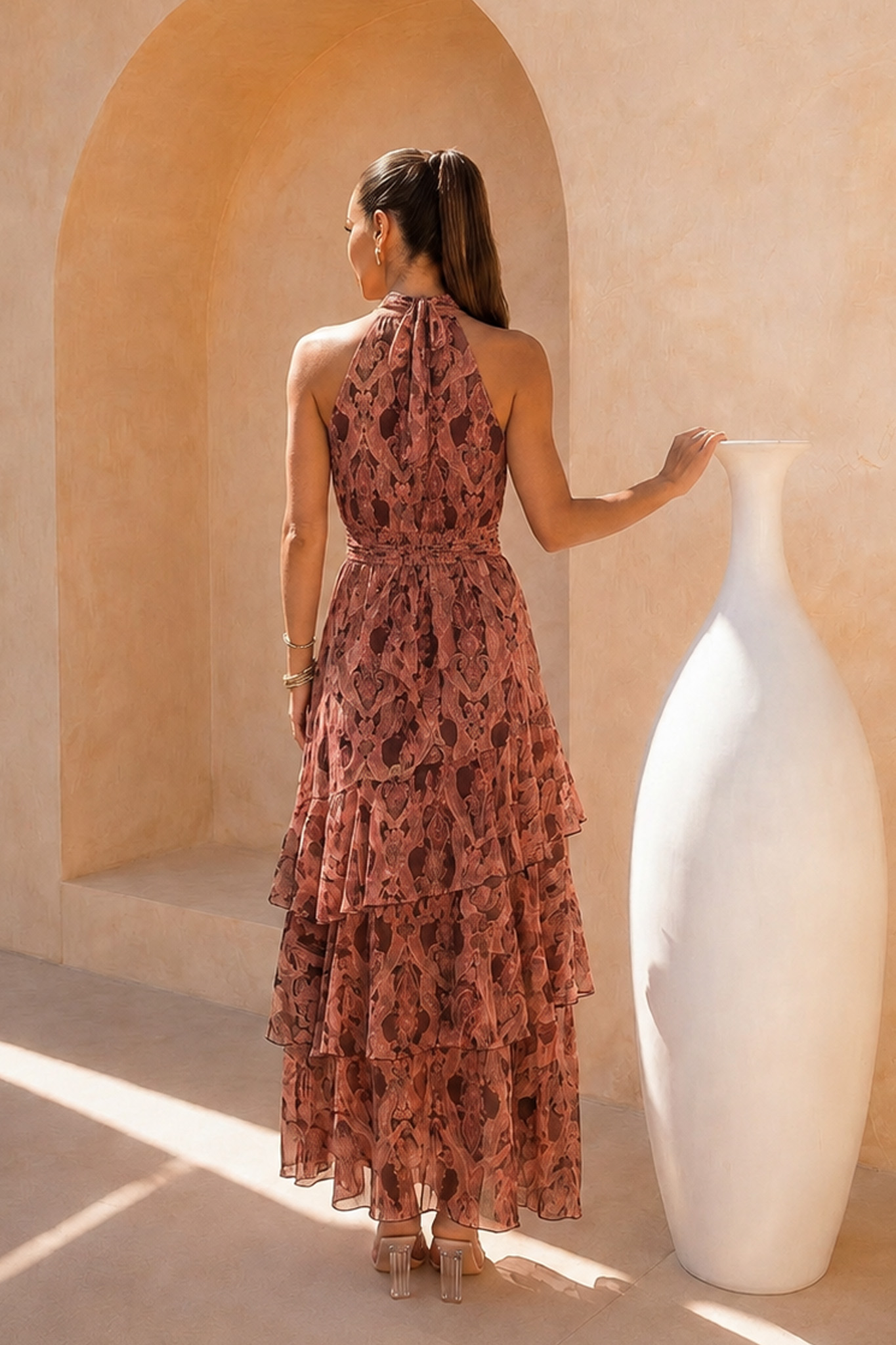 Azura Φόρεμα μάξι floral με βολάν και halter λαιμόκοψη καφέ Azura Φόρεμα μάξι floral με βολάν και halter λαιμόκοψη καφέ - Image 1