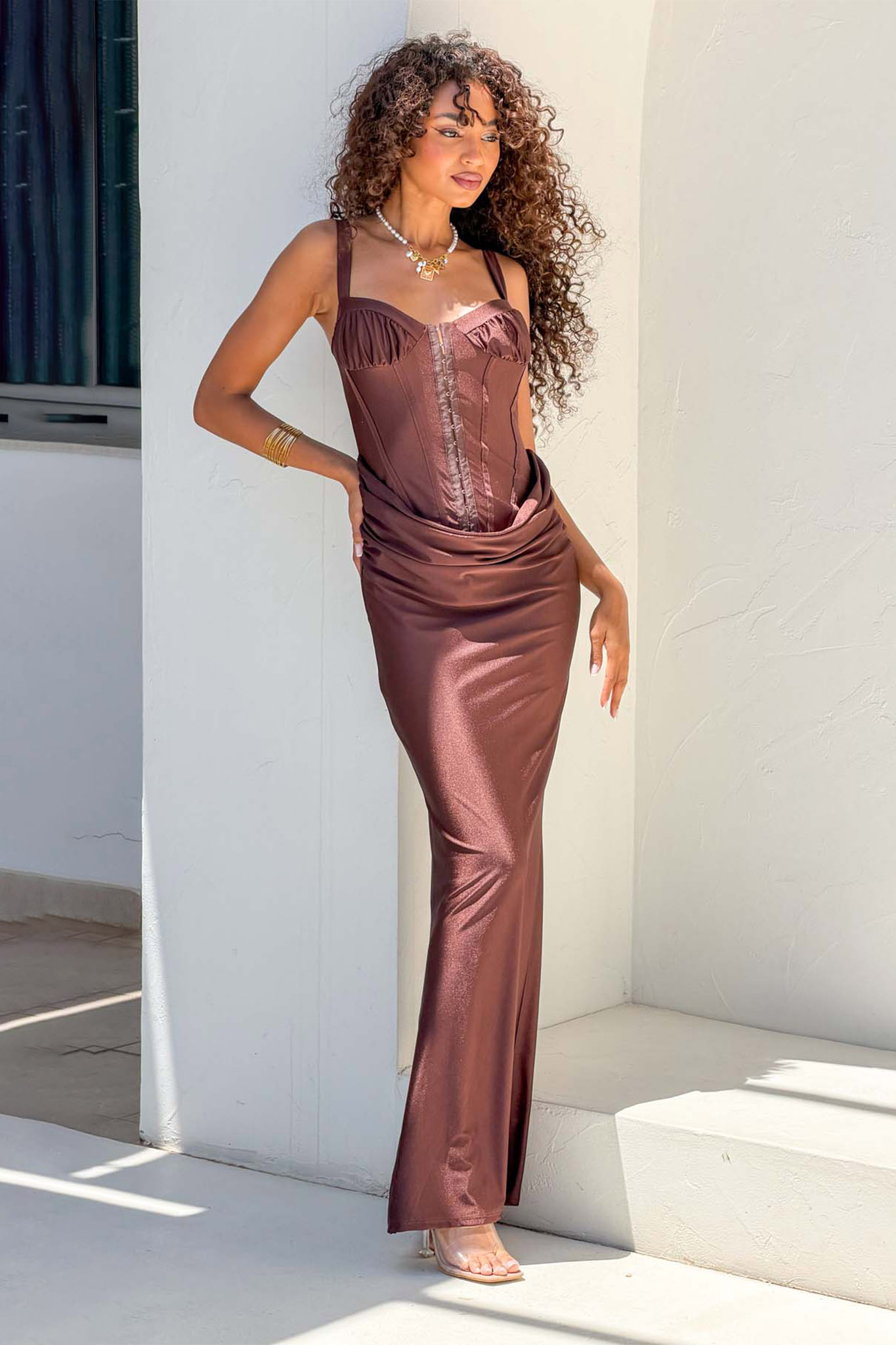 Draped μάξι φόρεμα με ενσωματωμένο κορσέ καφέ Draped μάξι φόρεμα με ενσωματωμένο κορσέ καφέ - Image 1